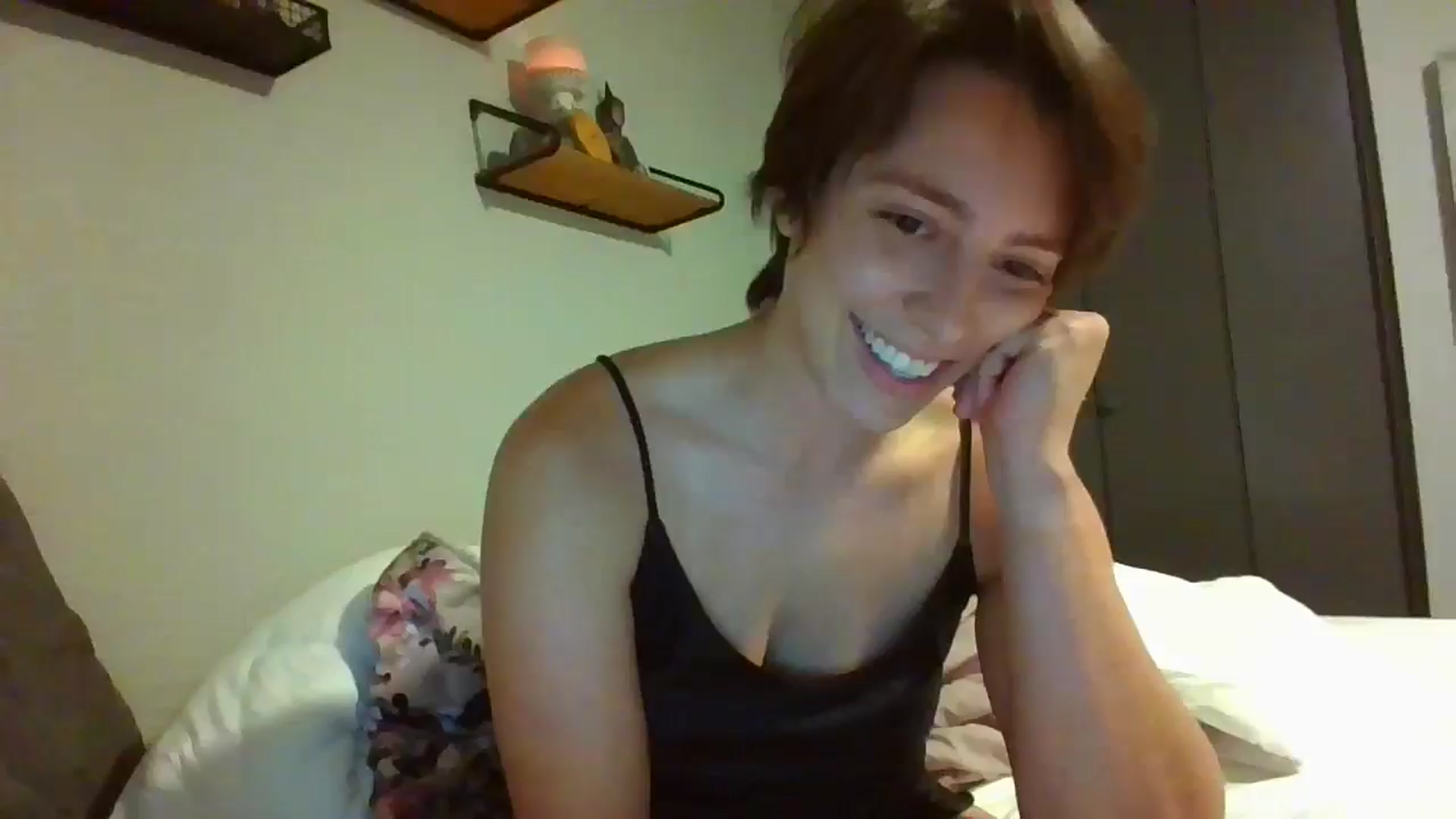 Gallery image thumbnail from Apisces1's myfreecams stream on, 06/18/2024, 07:00 image 7 of 20