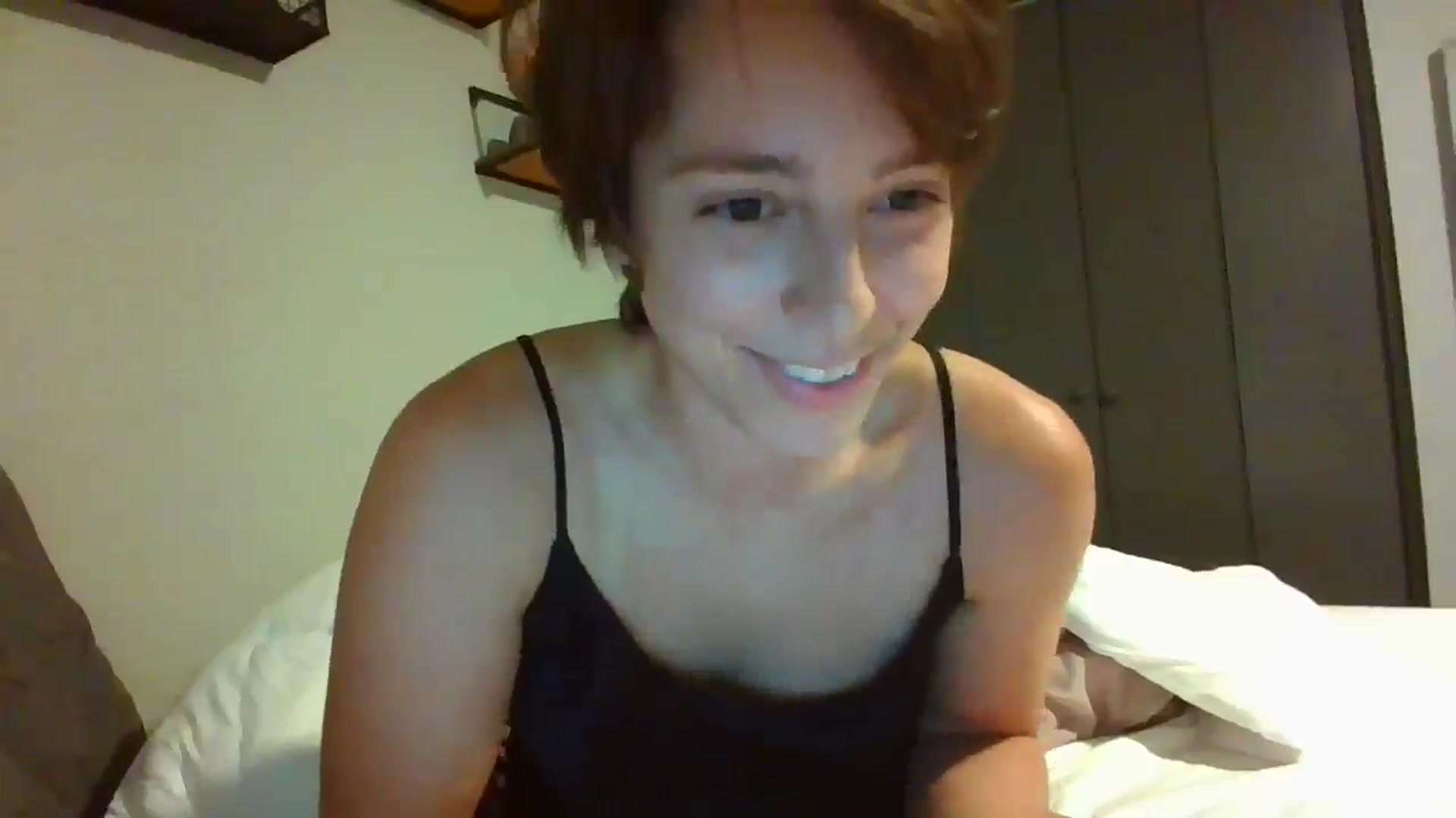 Gallery image thumbnail from Apisces1's myfreecams stream on, 06/18/2024, 07:00 image 8 of 20