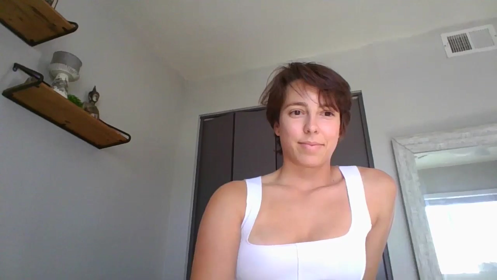 Gallery image thumbnail from Apisces1's myfreecams stream on, 06/19/2024, 23:19 image 7 of 20