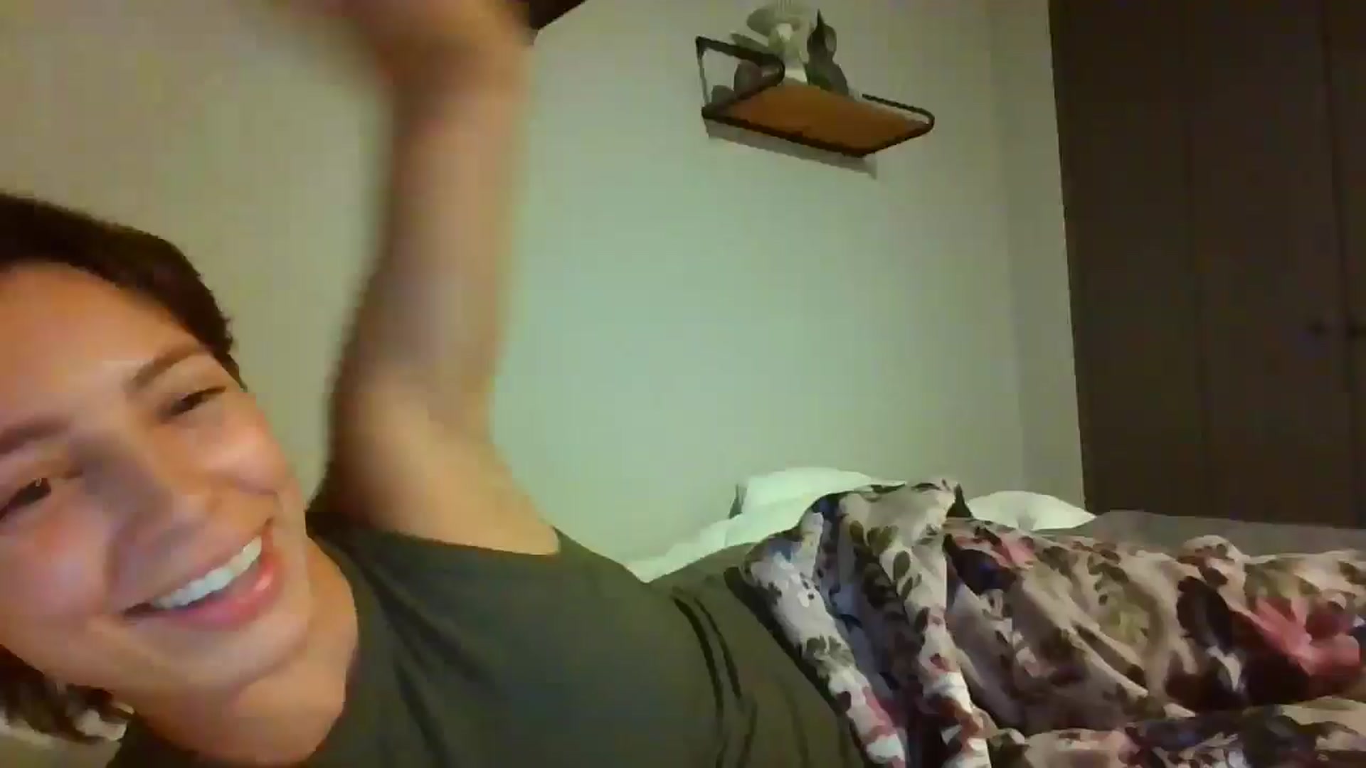Gallery image thumbnail from Apisces1's myfreecams stream on, 07/03/2024, 07:29 image 11 of 20