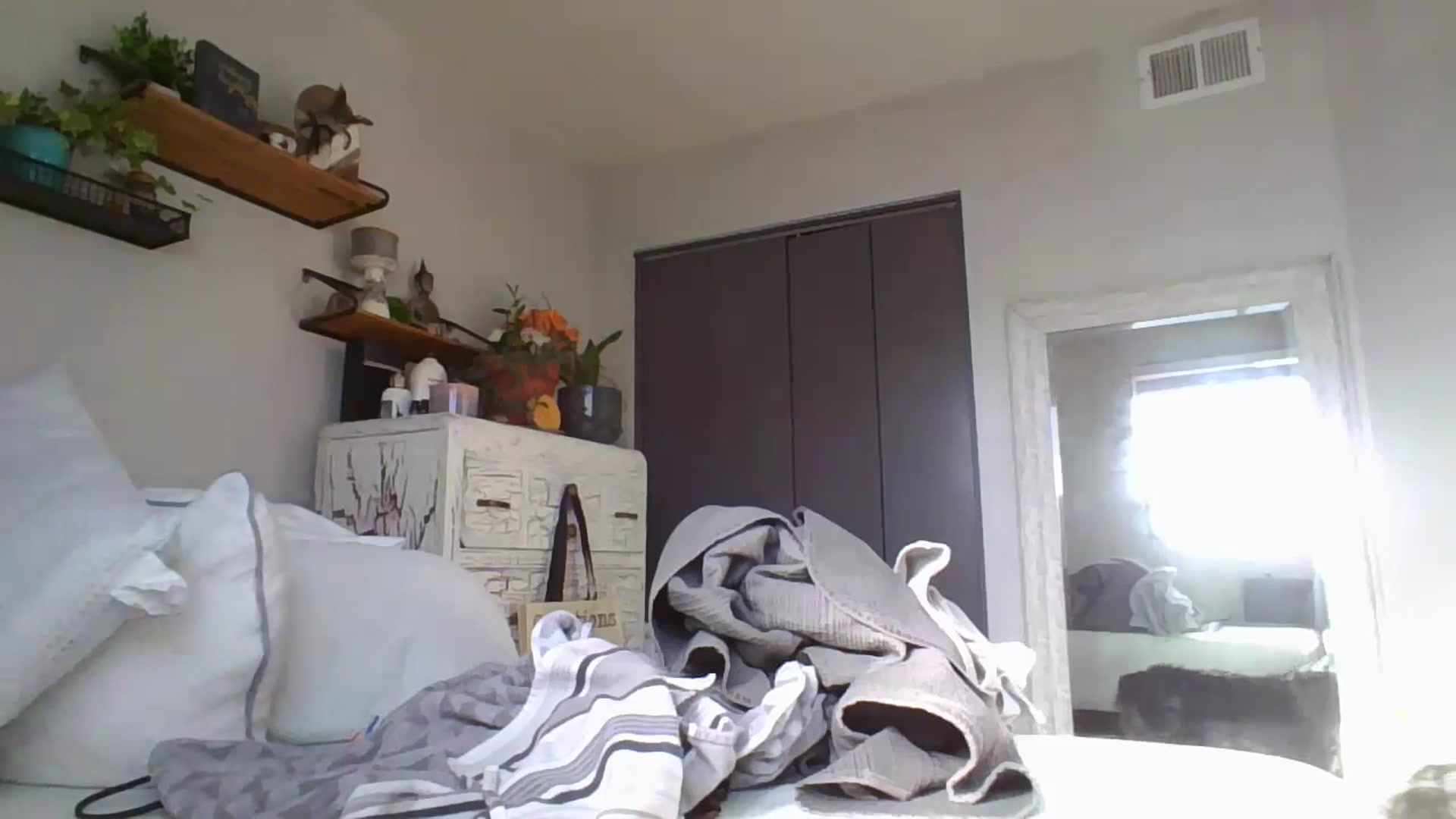 Gallery image thumbnail from Apisces1's myfreecams stream on, 07/04/2024, 24:32 image 14 of 20