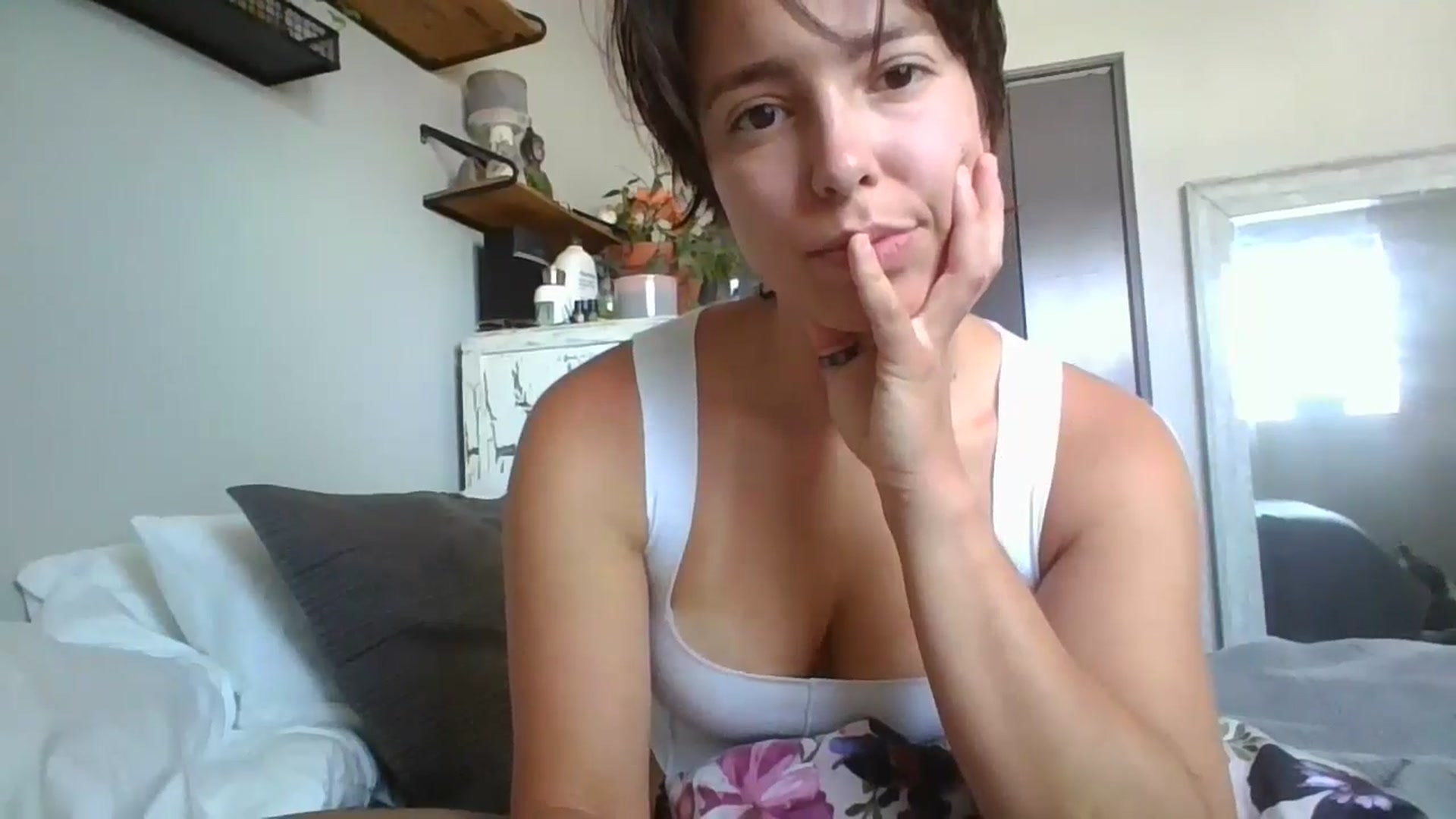 Gallery image thumbnail from Apisces1's myfreecams stream on, 07/04/2024, 19:52 image 3 of 20