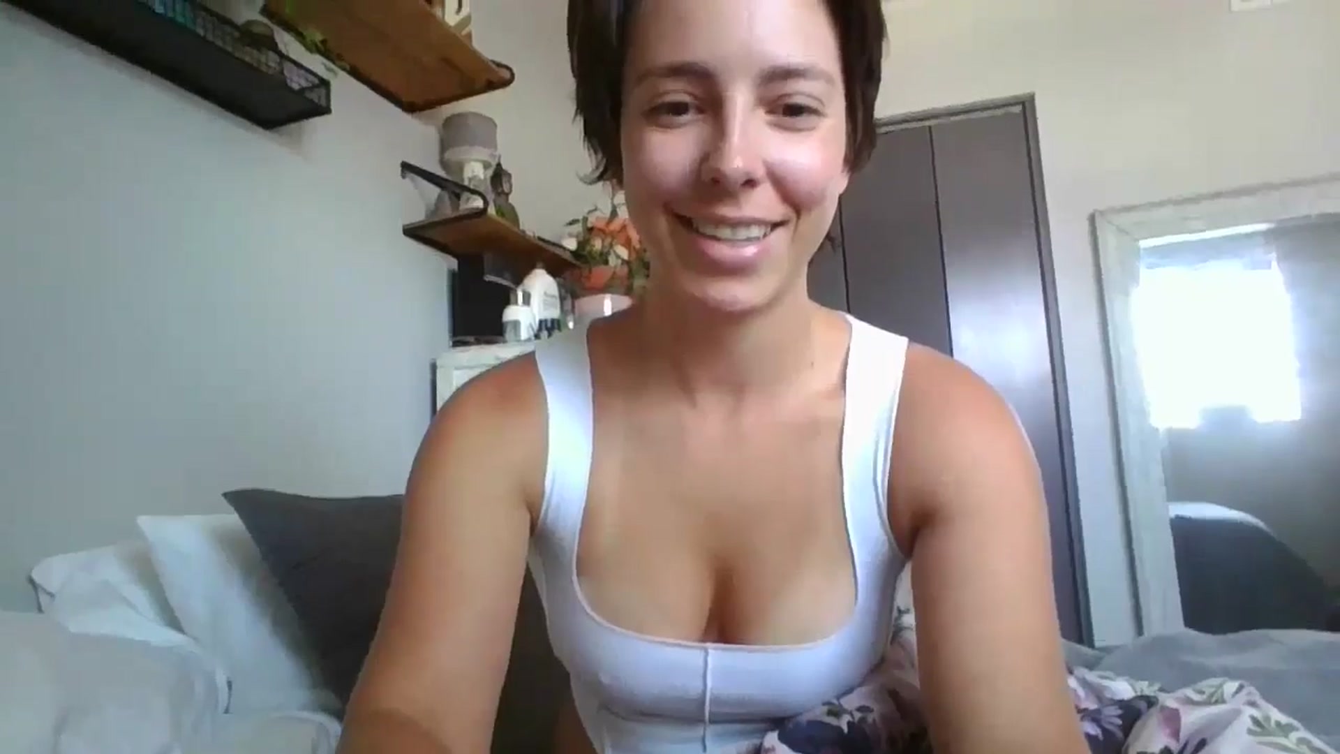Gallery image thumbnail from Apisces1's myfreecams stream on, 07/04/2024, 19:52 image 4 of 20