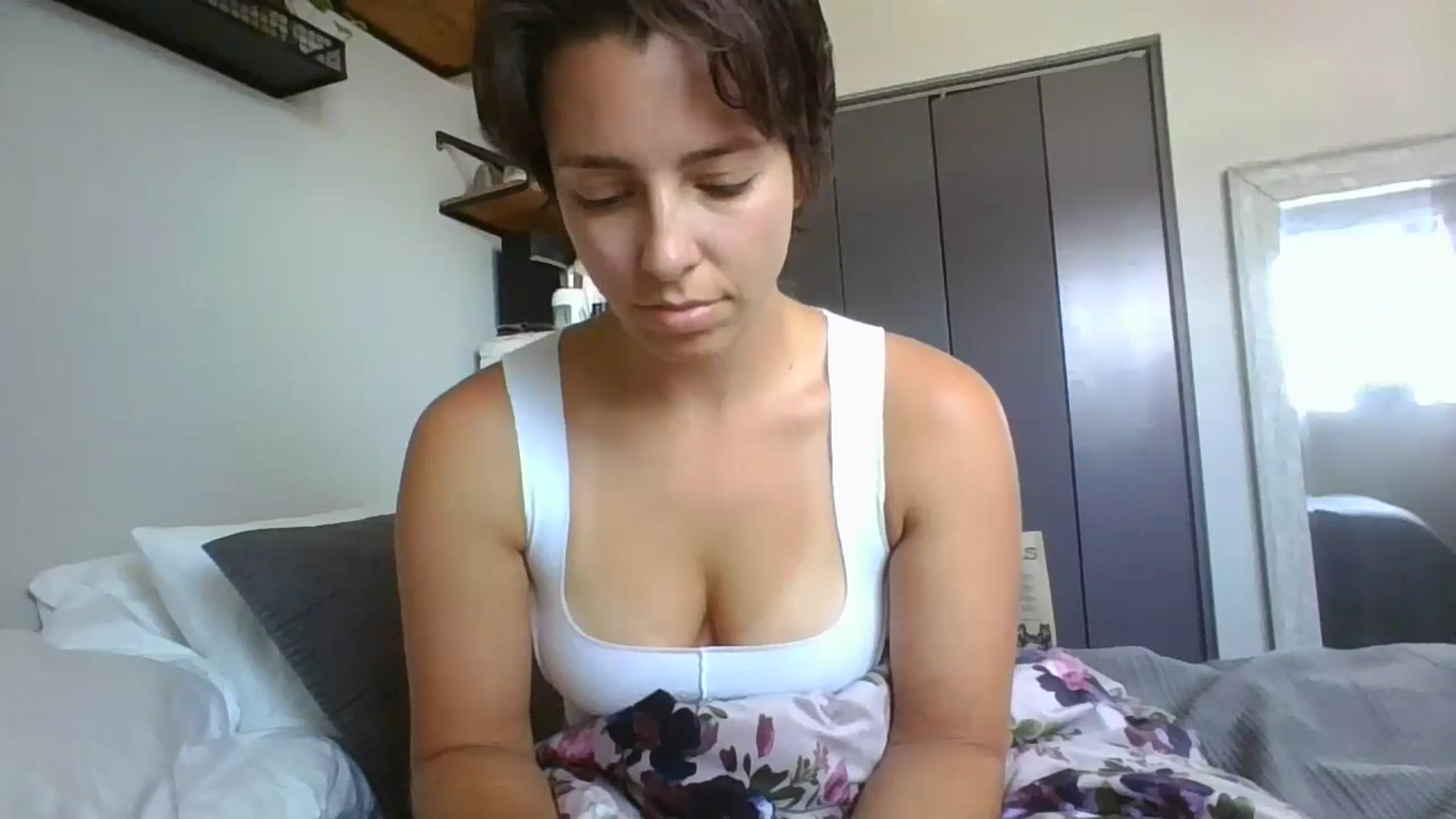 Gallery image thumbnail from Apisces1's myfreecams stream on, 07/04/2024, 19:52 image 8 of 20