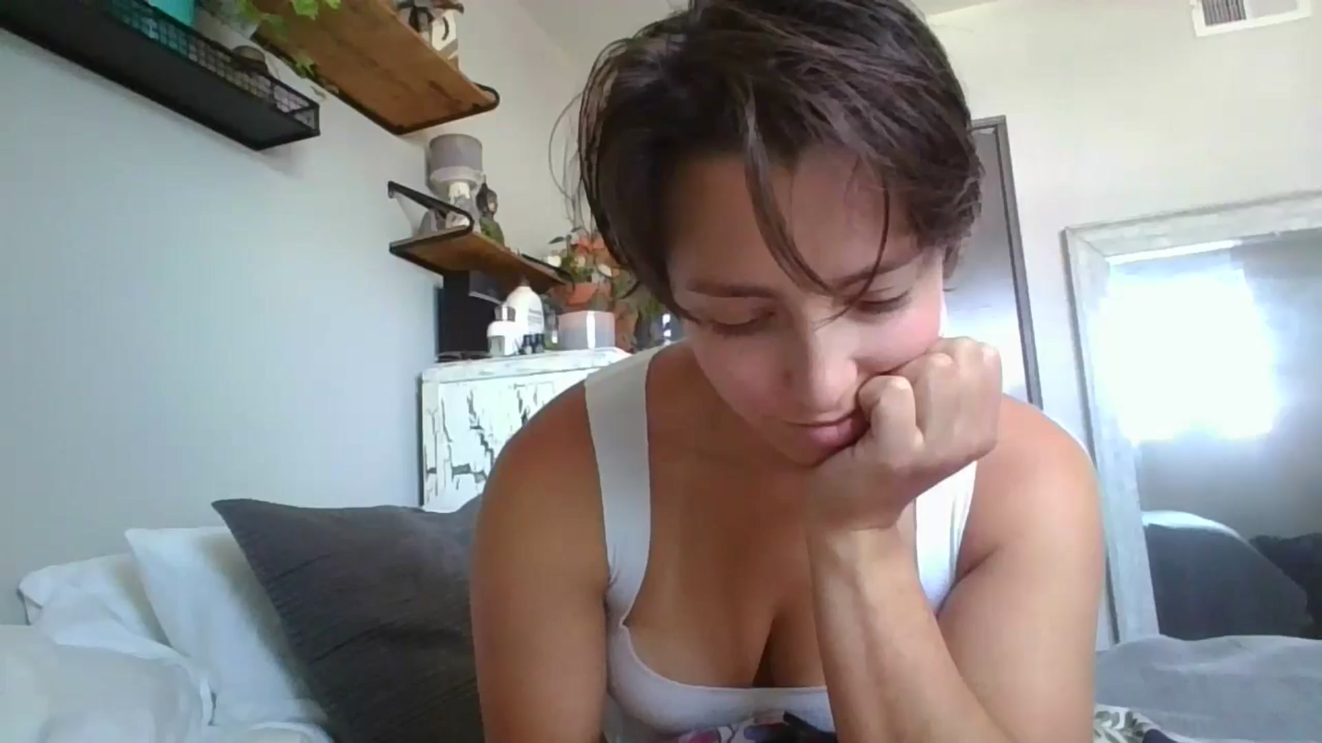 Gallery image thumbnail from Apisces1's myfreecams stream on, 07/04/2024, 19:52 image 1 of 20