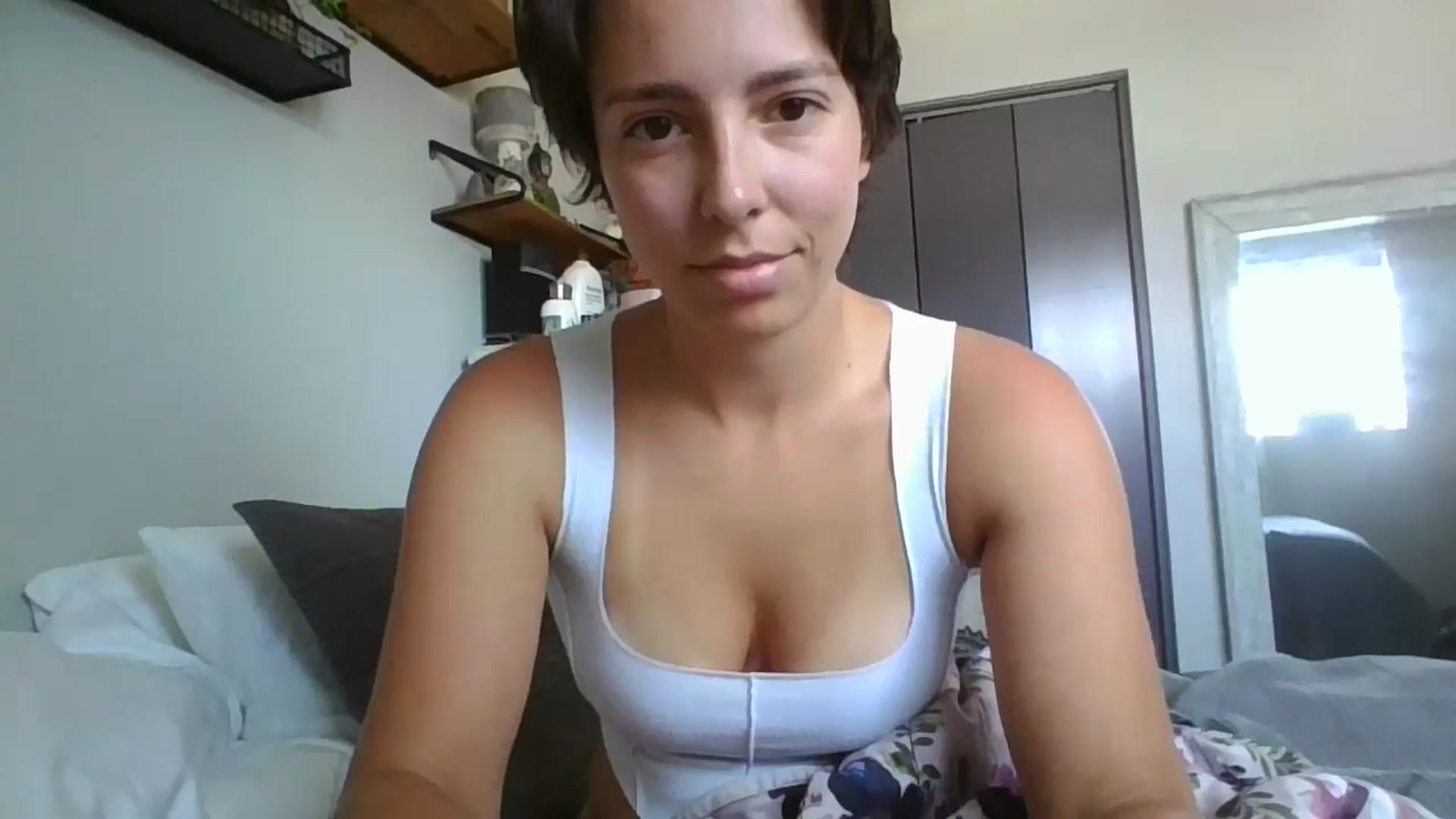 Gallery image thumbnail from Apisces1's myfreecams stream on, 07/04/2024, 19:52 image 6 of 20