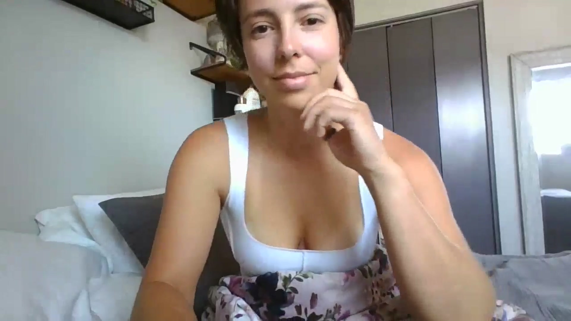Gallery image thumbnail from Apisces1's myfreecams stream on, 07/04/2024, 19:52 image 11 of 20