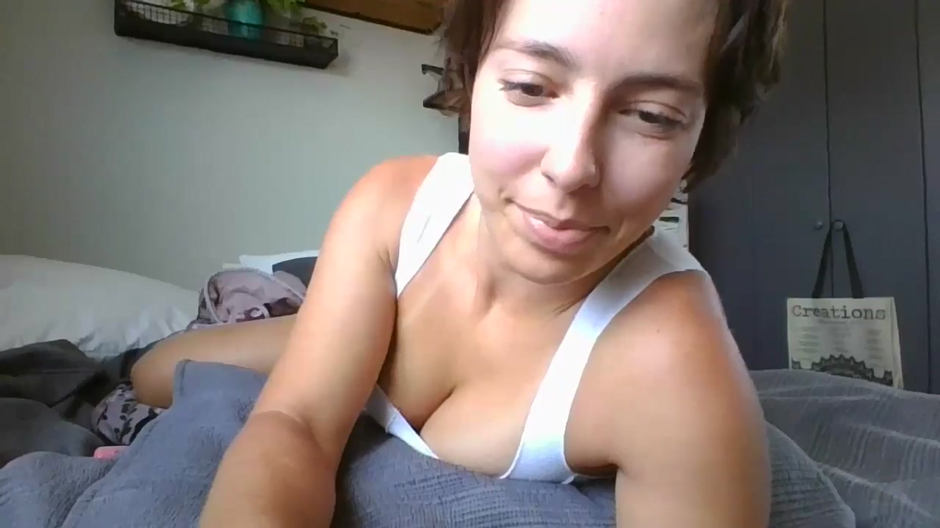 Gallery image thumbnail from Apisces1's myfreecams stream on, 07/04/2024, 19:52 image 17 of 20