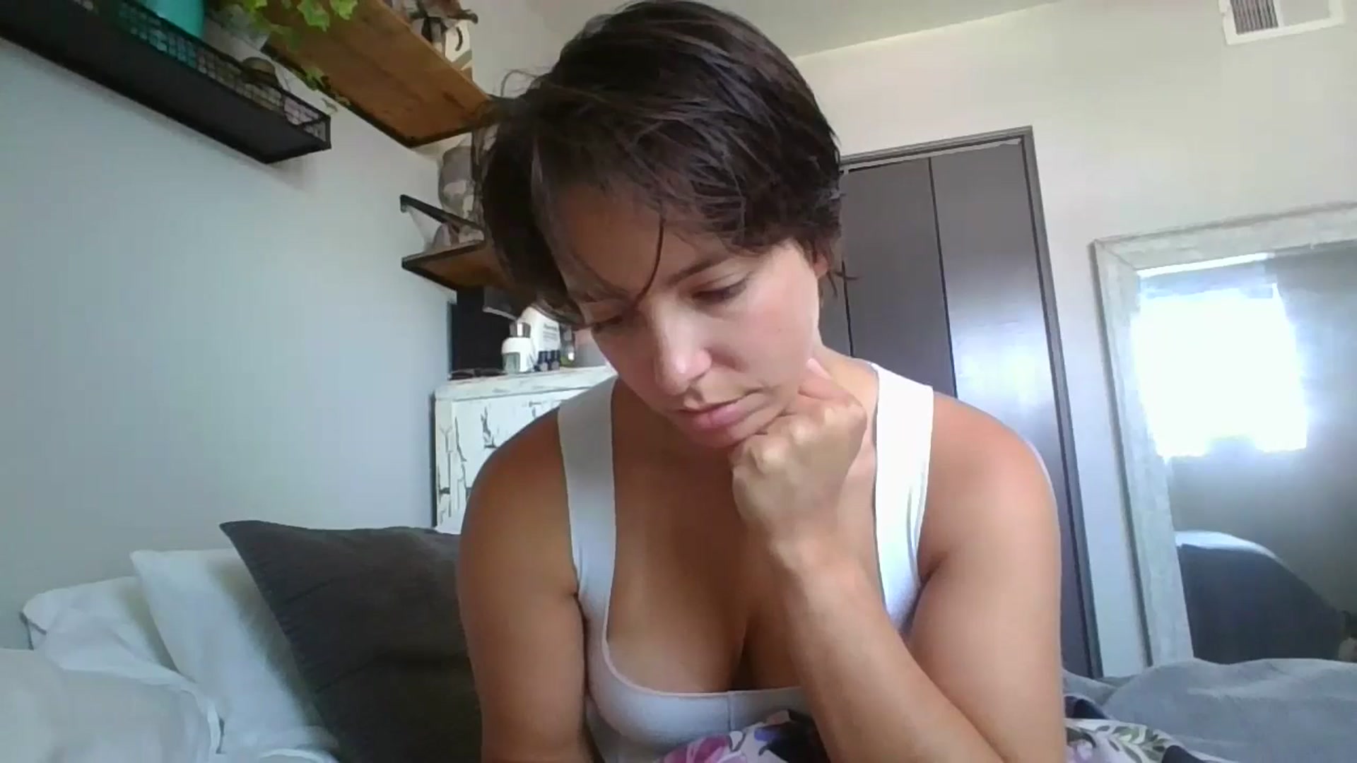 Gallery image thumbnail from Apisces1's myfreecams stream on, 07/04/2024, 19:52 image 2 of 20