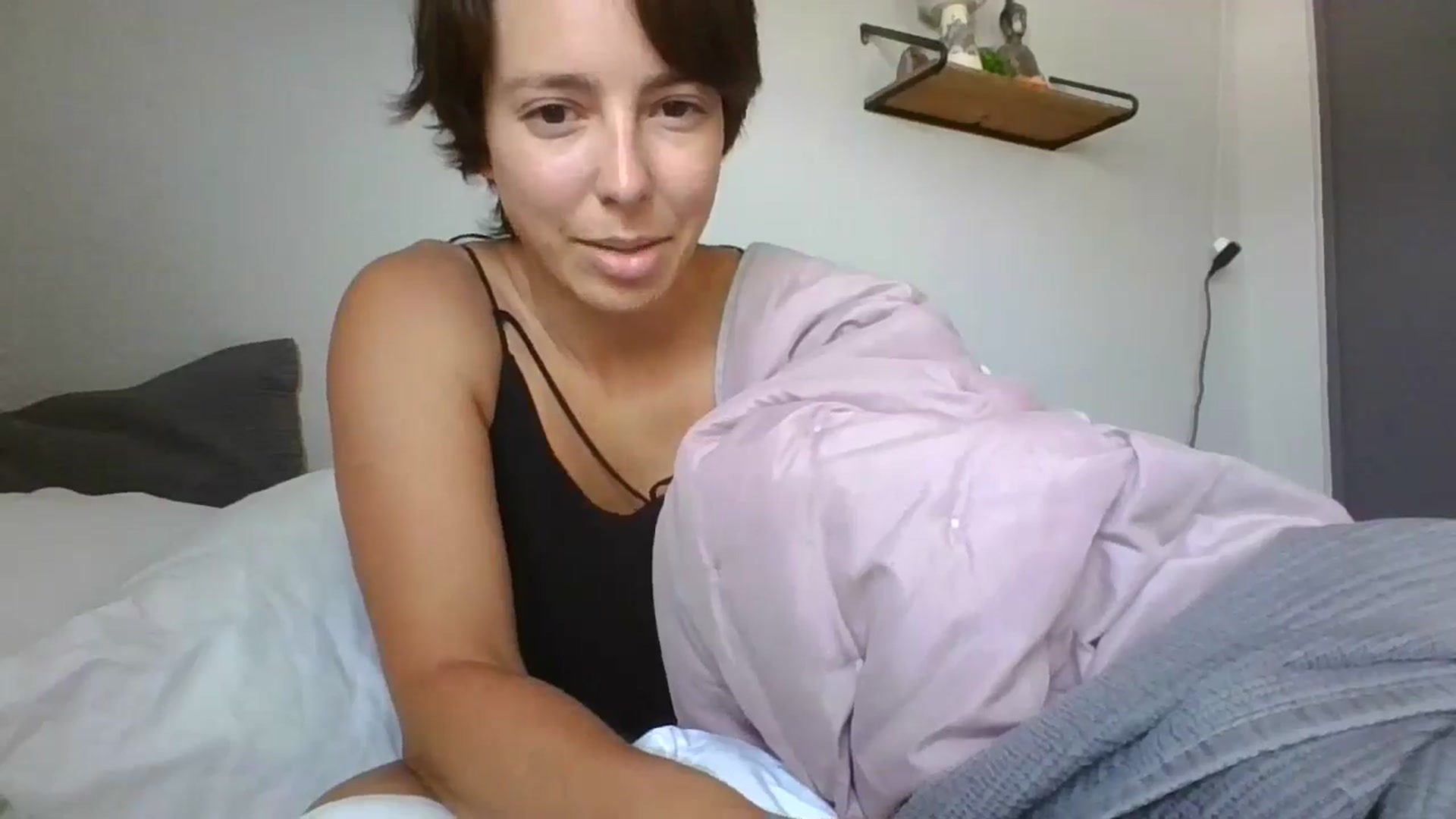 Gallery image thumbnail from Apisces1's myfreecams stream on, 07/11/2024, 18:45 image 10 of 20
