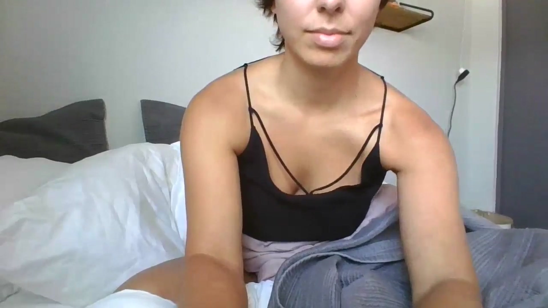 Gallery image thumbnail from Apisces1's myfreecams stream on, 07/11/2024, 18:45 image 9 of 20