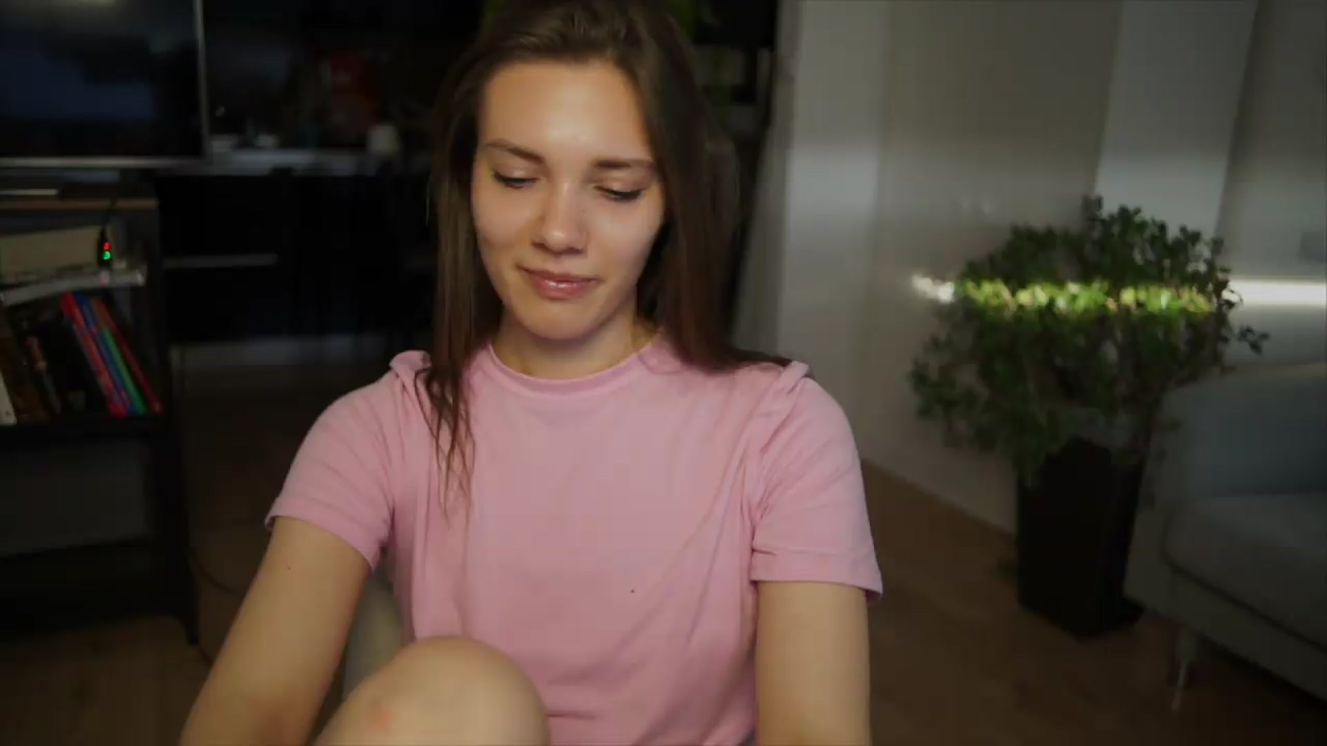 Gallery image thumbnail from AppleofYourEye's myfreecams stream on, 06/20/2026, 18:06 image 8 of 20