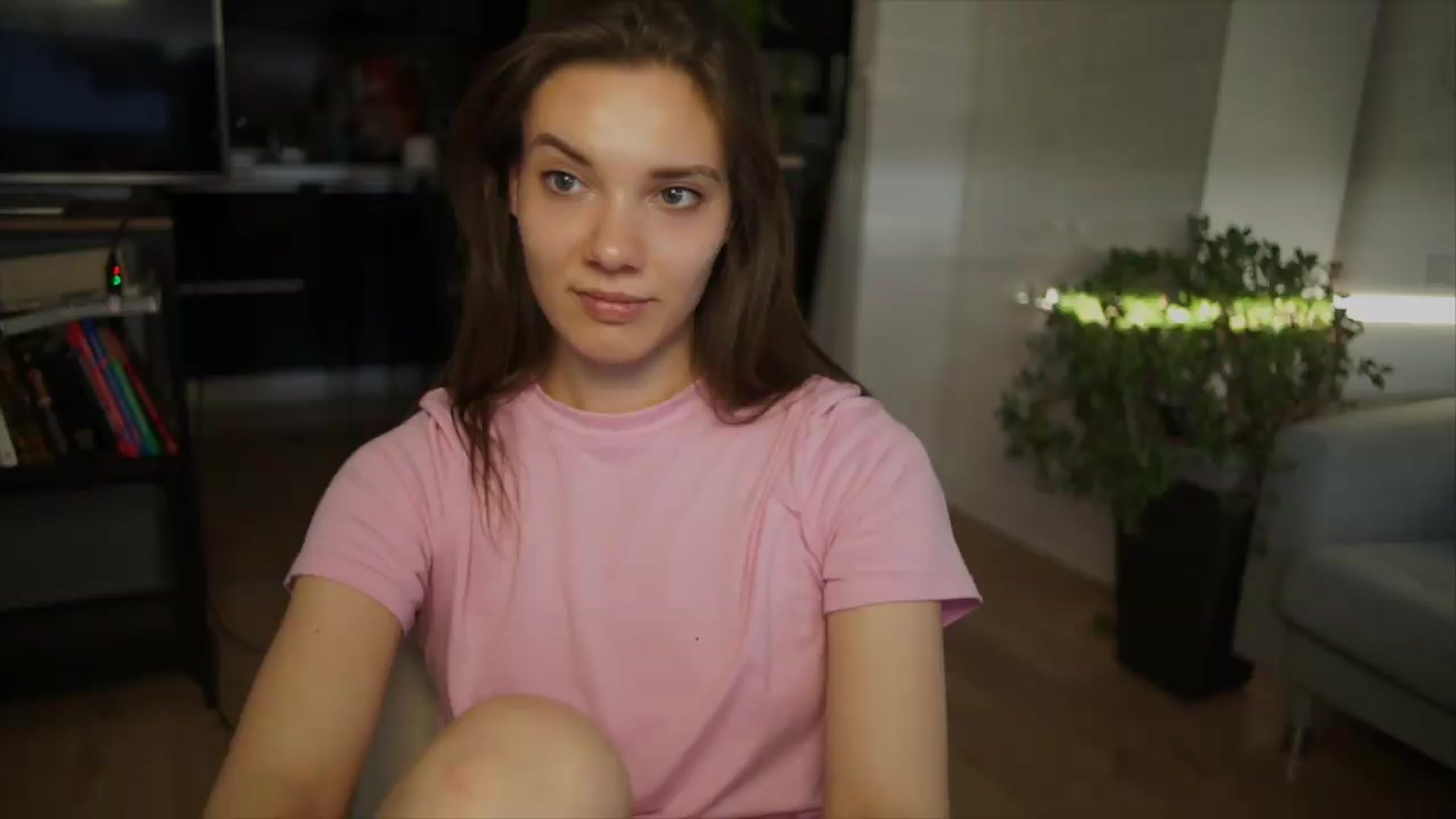 Gallery image thumbnail from AppleofYourEye's myfreecams stream on, 06/20/2026, 18:06 image 10 of 20