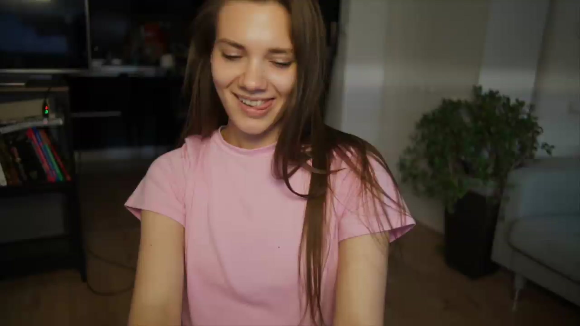 Gallery image thumbnail from AppleofYourEye's myfreecams stream on, 06/20/2026, 18:06 image 19 of 20