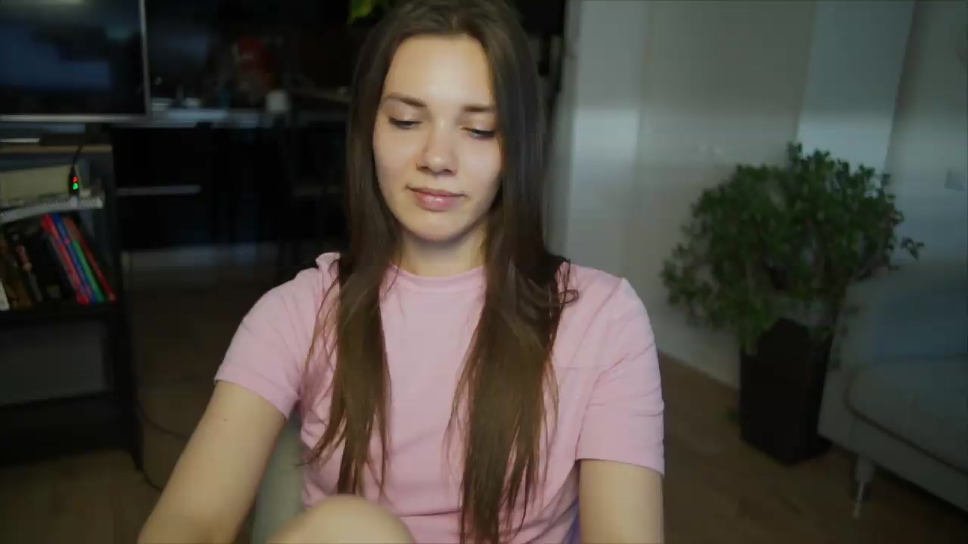 Gallery image thumbnail from AppleofYourEye's myfreecams stream on, 06/20/2026, 18:06 image 1 of 20
