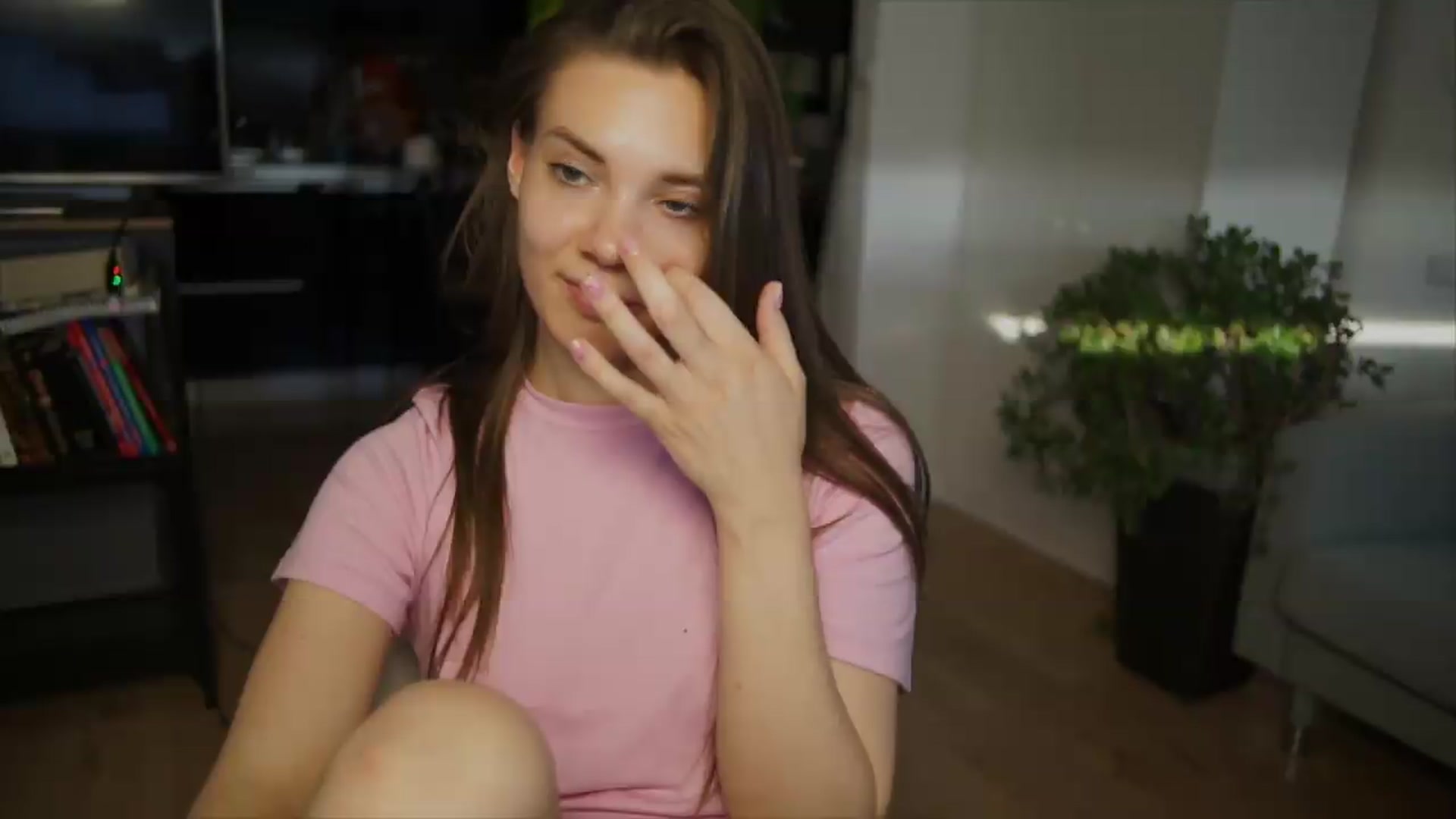 Gallery image thumbnail from AppleofYourEye's myfreecams stream on, 06/20/2026, 18:06 image 6 of 20
