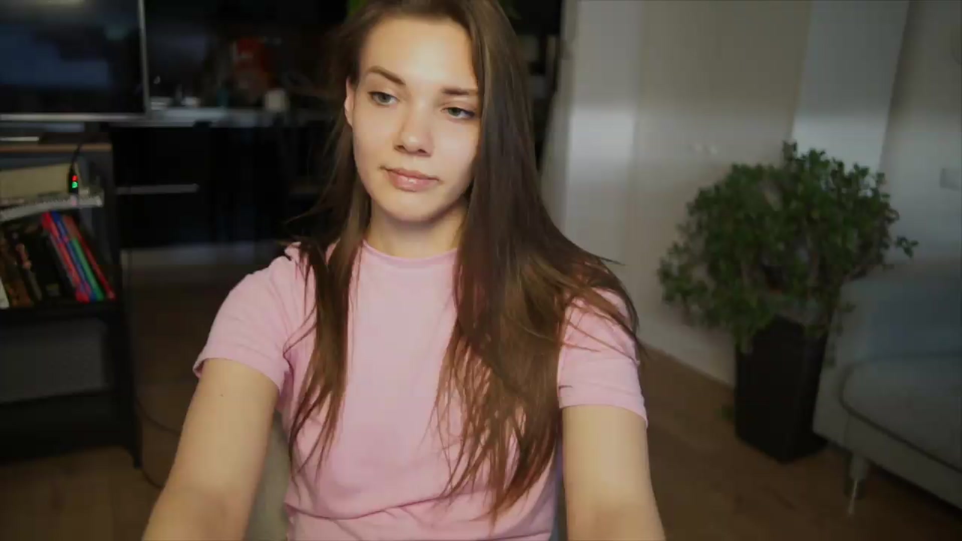 Gallery image thumbnail from AppleofYourEye's myfreecams stream on, 06/20/2026, 18:06 image 3 of 20