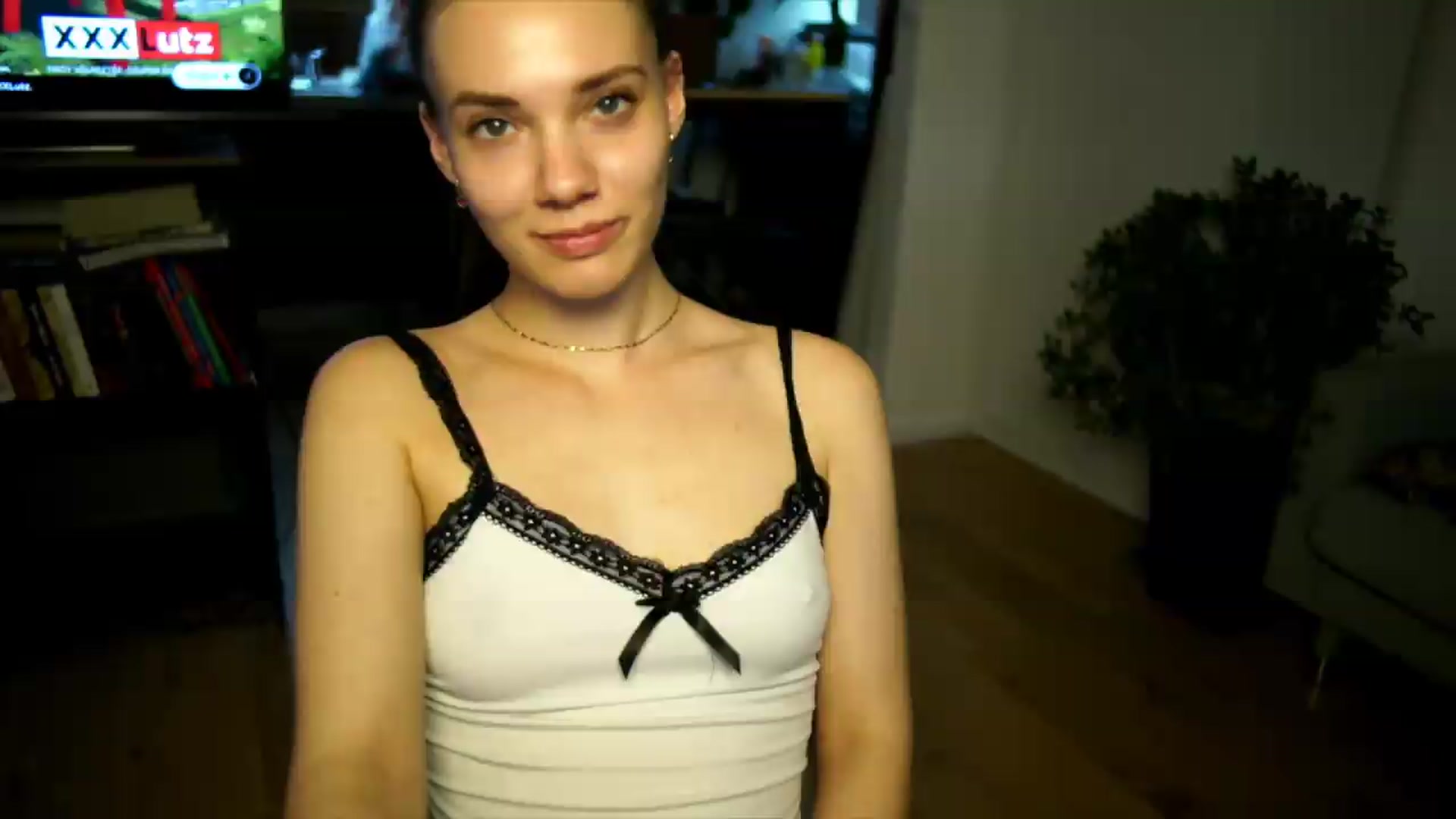 Gallery image thumbnail from AppleofYourEye's myfreecams stream on, 06/21/2026, 19:23 image 5 of 20