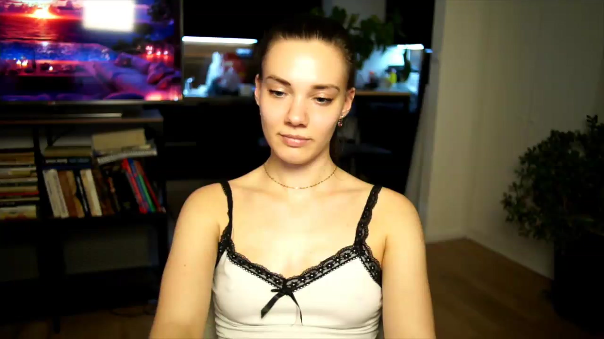 Gallery image thumbnail from AppleofYourEye's myfreecams stream on, 06/21/2026, 23:31 image 7 of 20