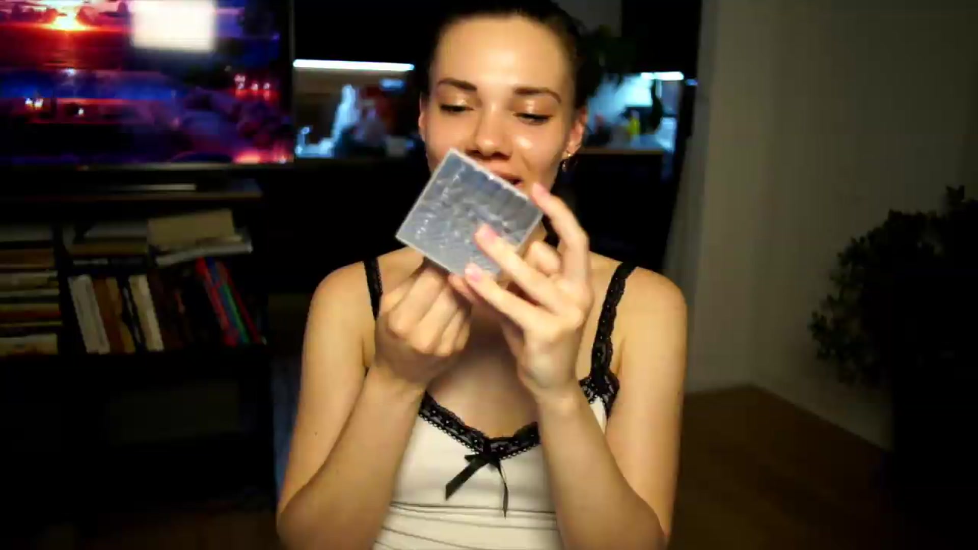 Gallery image thumbnail from AppleofYourEye's myfreecams stream on, 06/21/2026, 23:31 image 4 of 20