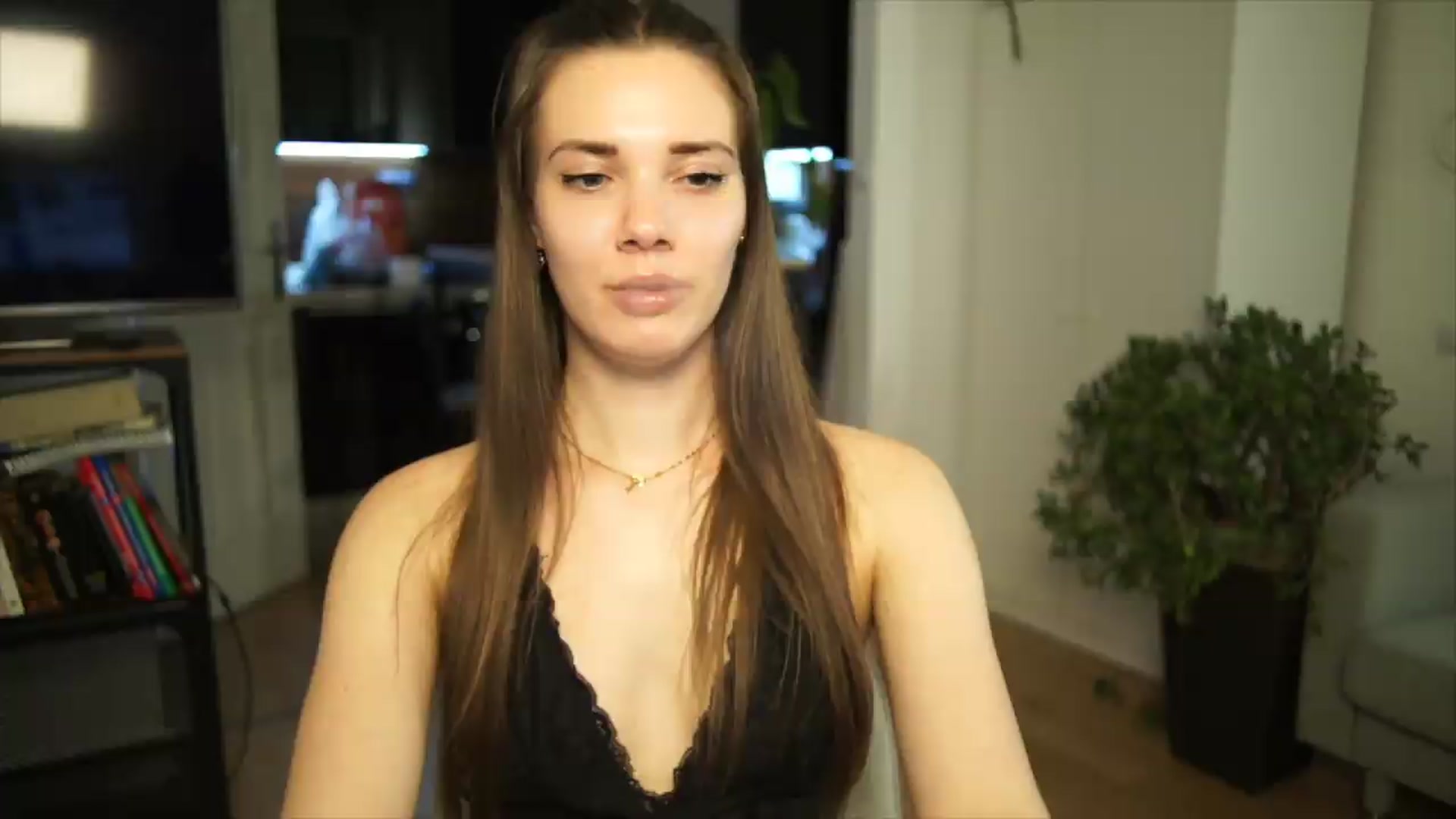 Gallery image thumbnail from AppleofYourEye's myfreecams stream on, 06/24/2026, 24:14 image 19 of 20