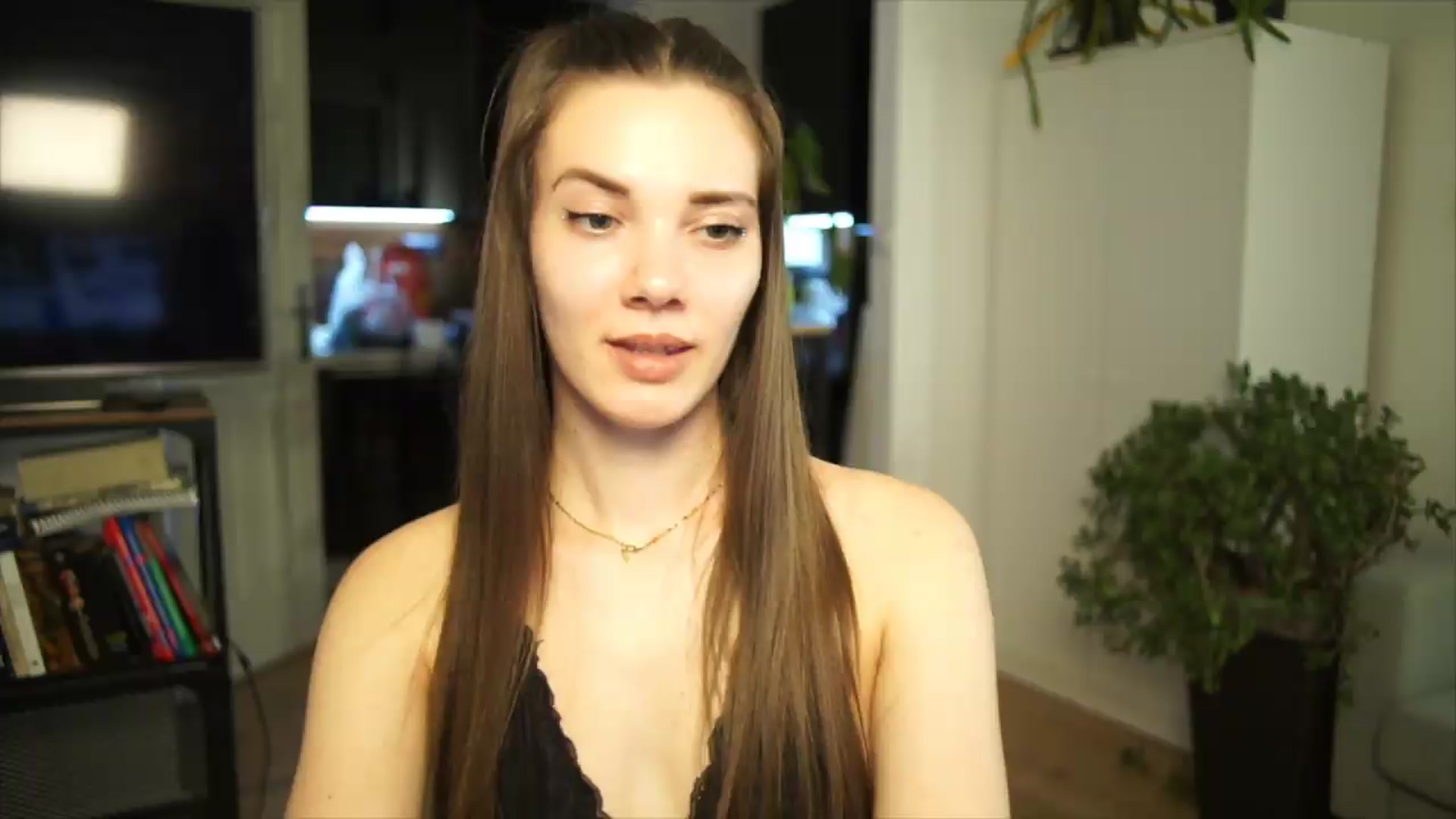 Gallery image thumbnail from AppleofYourEye's myfreecams stream on, 06/24/2026, 24:14 image 16 of 20