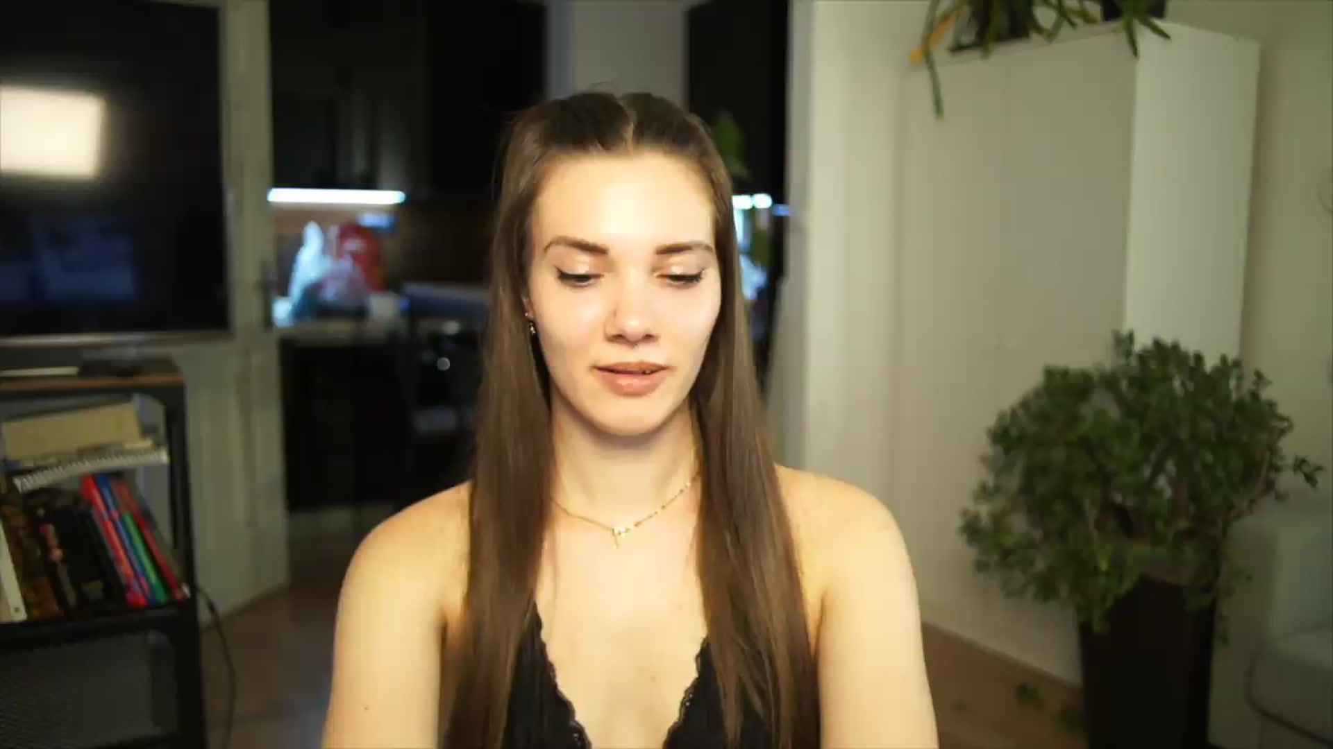 Gallery image thumbnail from AppleofYourEye's myfreecams stream on, 06/24/2026, 24:14 image 11 of 20