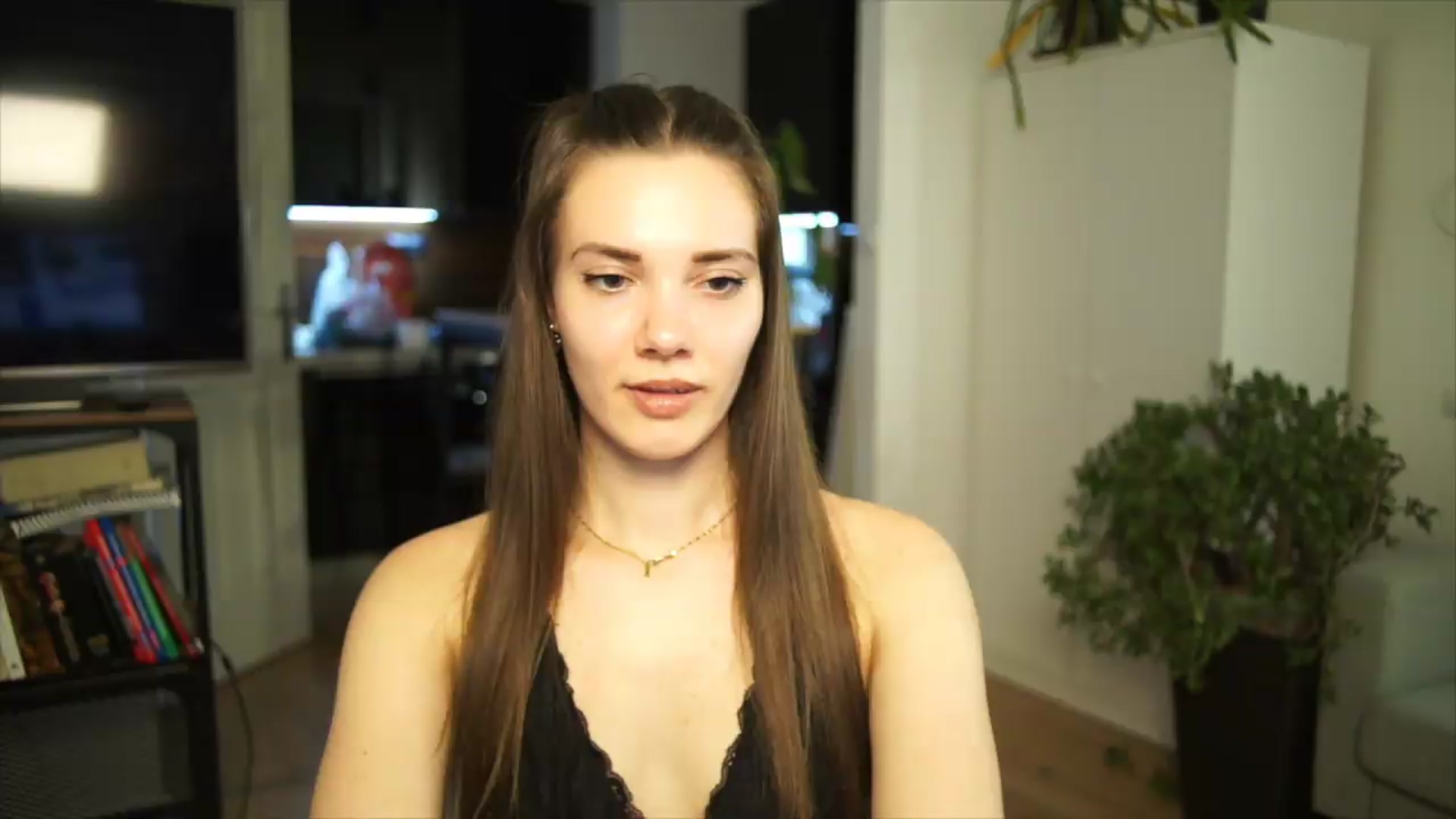 Gallery image thumbnail from AppleofYourEye's myfreecams stream on, 06/24/2026, 24:14 image 7 of 20