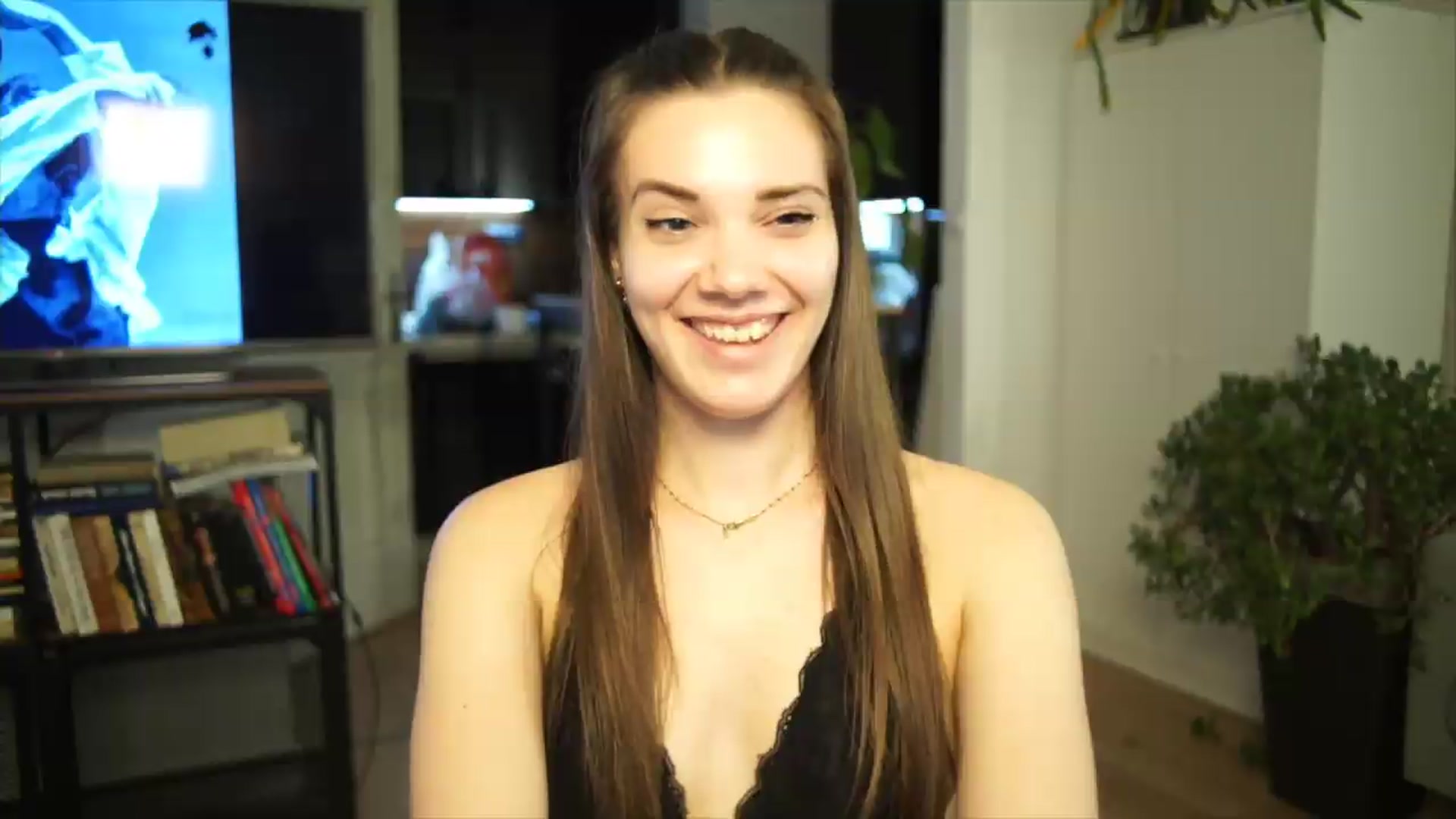 Gallery image thumbnail from AppleofYourEye's myfreecams stream on, 06/24/2026, 02:46 image 17 of 20