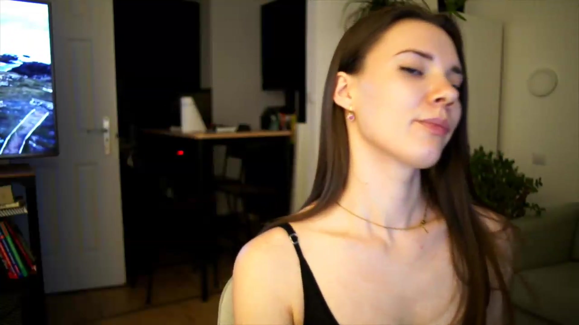 Gallery image thumbnail from AppleofYourEye's myfreecams stream on, 07/06/2026, 23:48 image 15 of 20