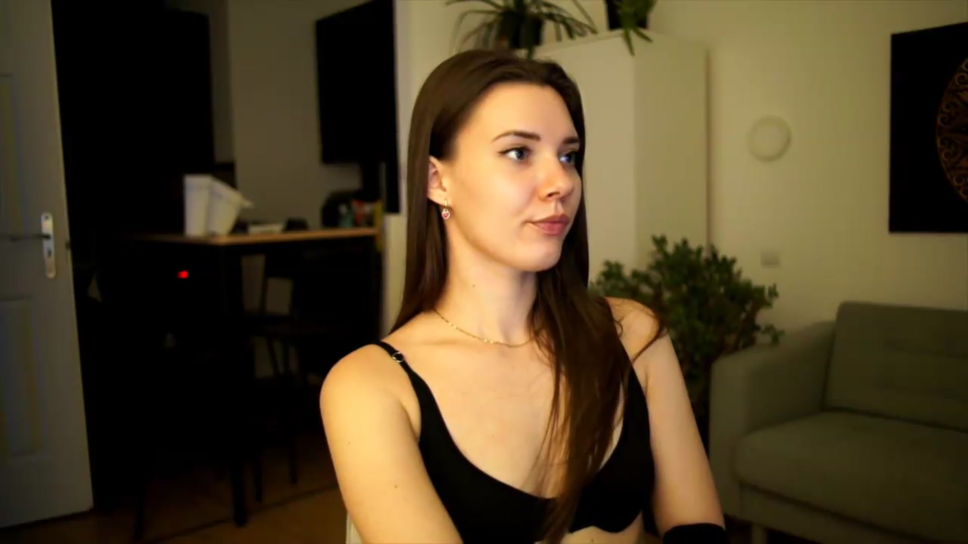 Gallery image thumbnail from AppleofYourEye's myfreecams stream on, 07/06/2026, 23:48 image 3 of 20
