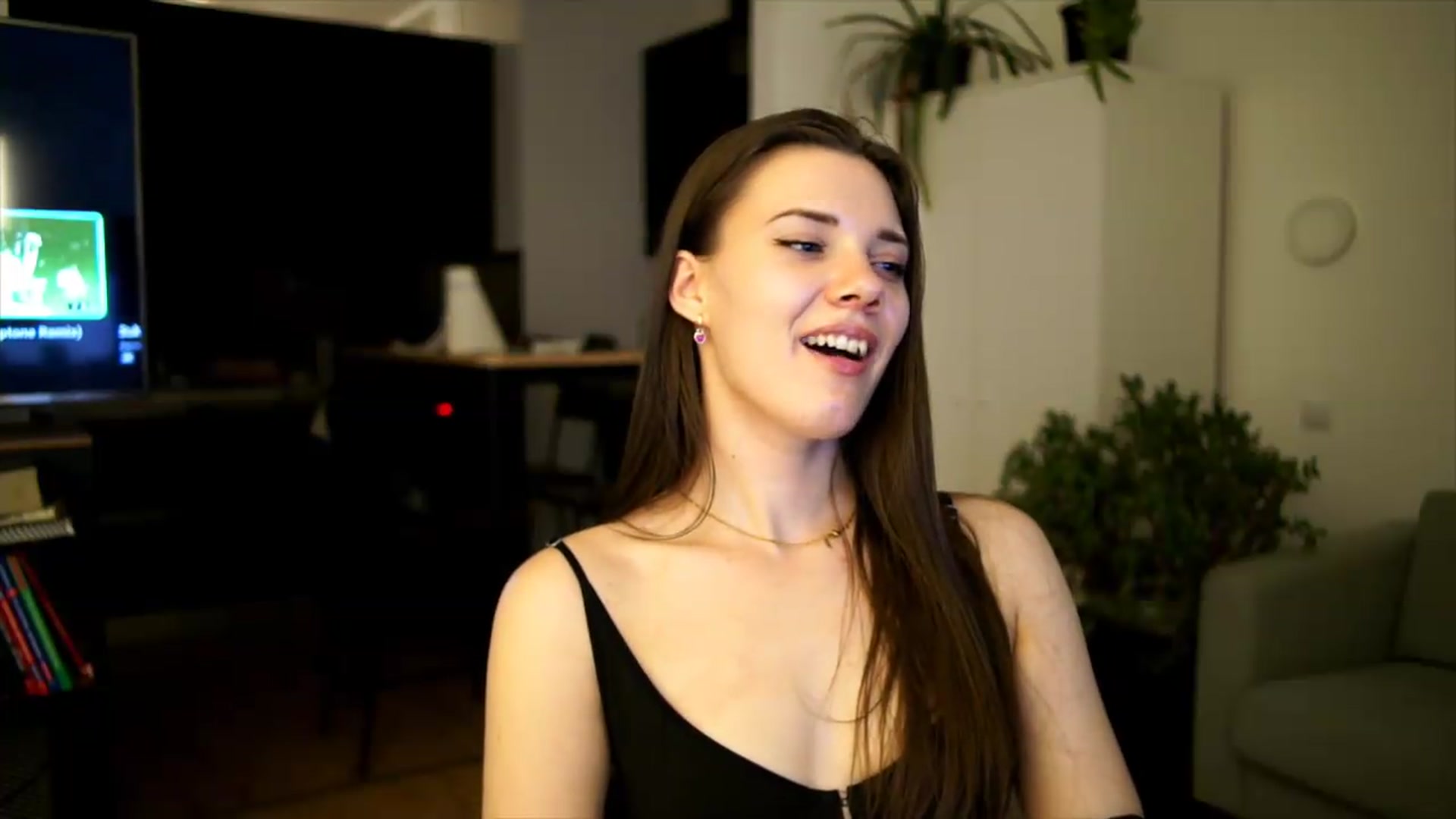 Gallery image thumbnail from AppleofYourEye's myfreecams stream on, 07/07/2026, 24:38 image 20 of 20