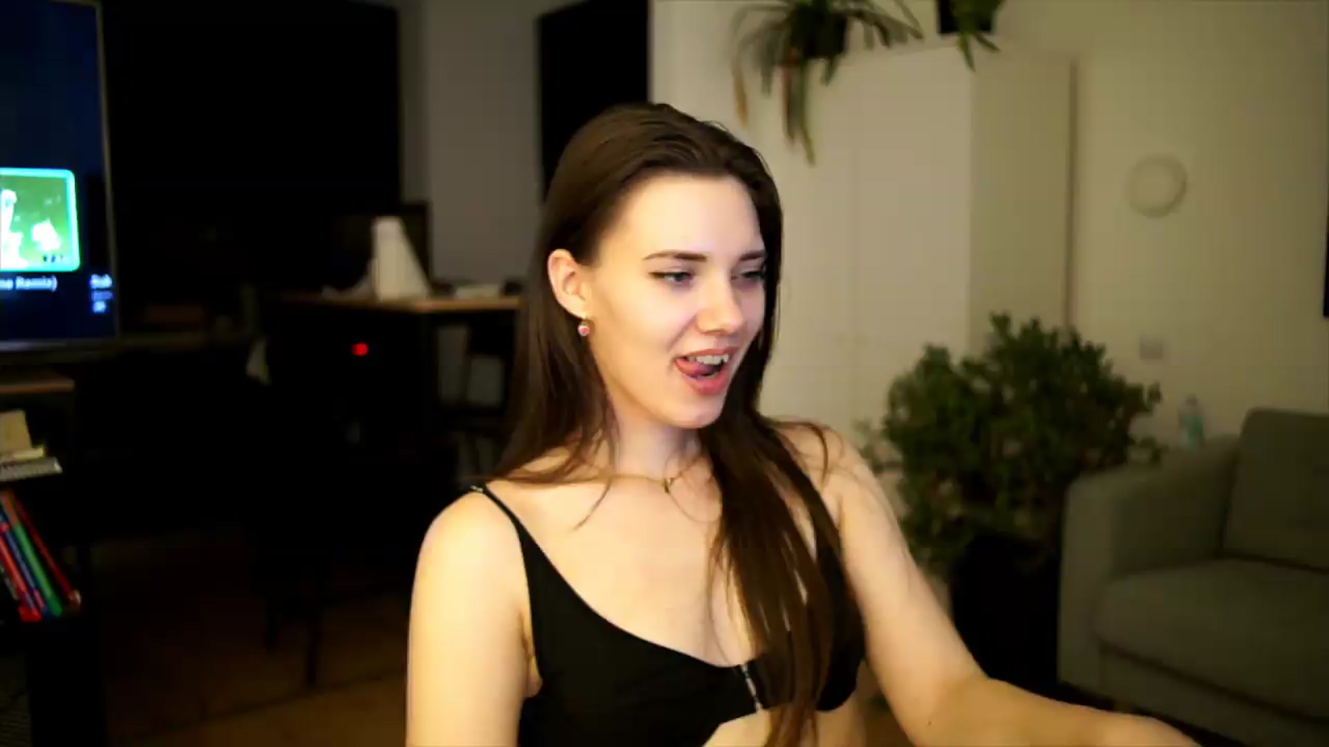 Gallery image thumbnail from AppleofYourEye's myfreecams stream on, 07/07/2026, 01:44 image 10 of 20