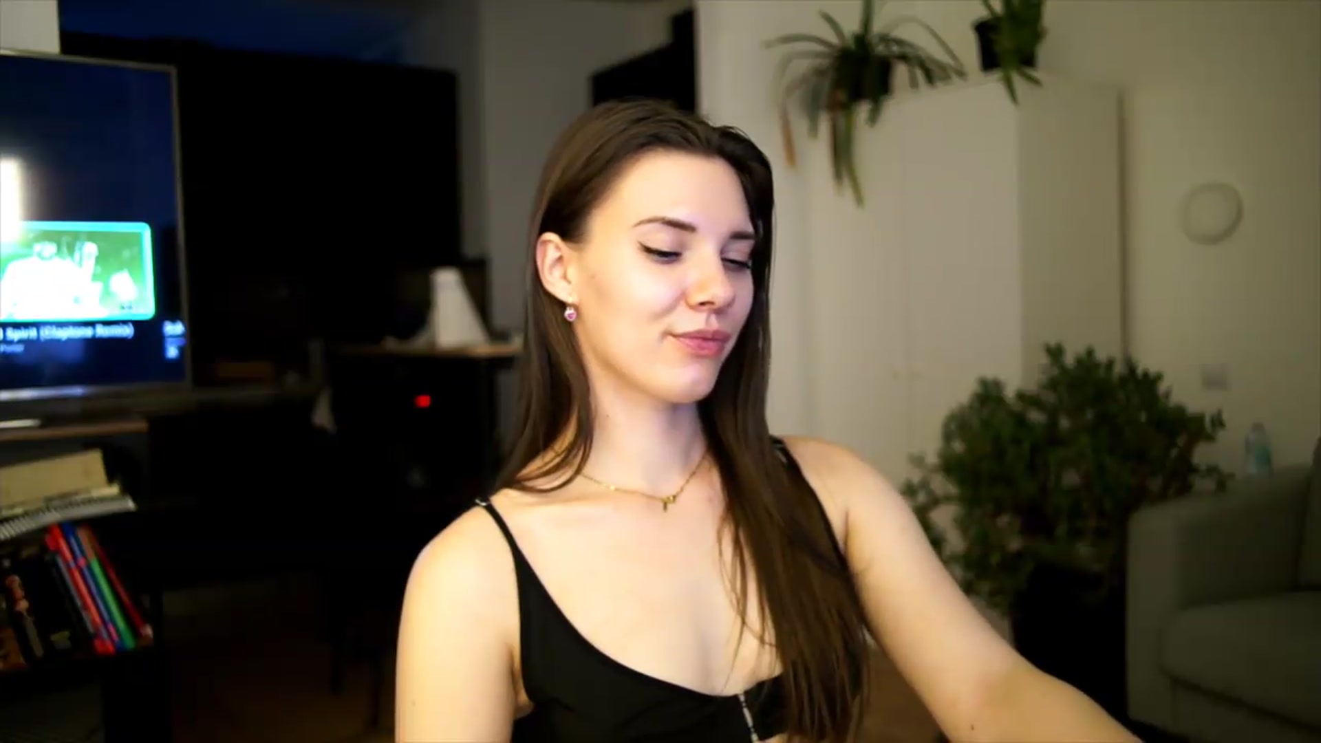 Gallery image thumbnail from AppleofYourEye's myfreecams stream on, 07/07/2026, 02:16 image 2 of 20