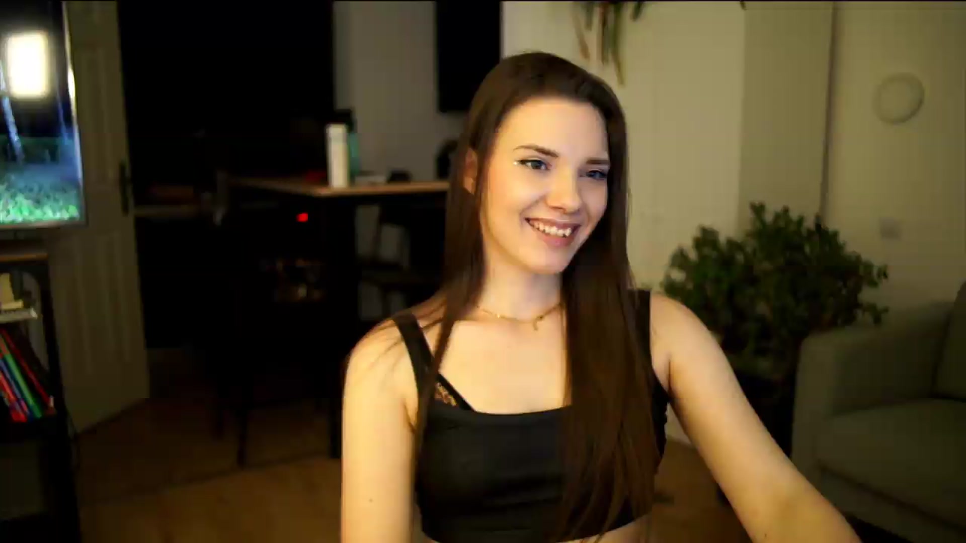 Gallery image thumbnail from AppleofYourEye's myfreecams stream on, 07/09/2026, 21:16 image 8 of 20