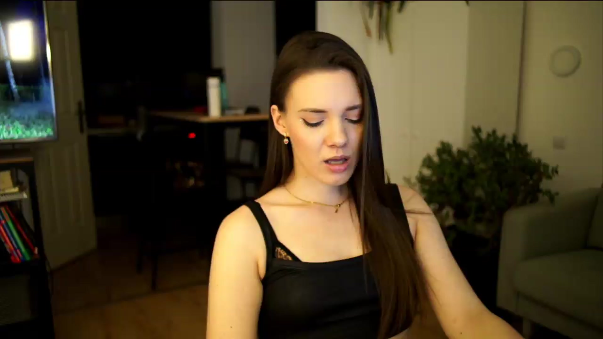 Gallery image thumbnail from AppleofYourEye's myfreecams stream on, 07/09/2026, 21:16 image 4 of 20