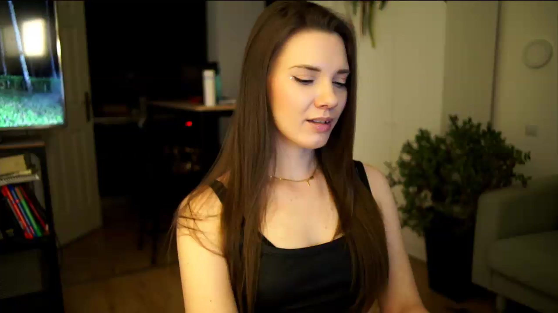 Gallery image thumbnail from AppleofYourEye's myfreecams stream on, 07/09/2026, 21:16 image 18 of 20