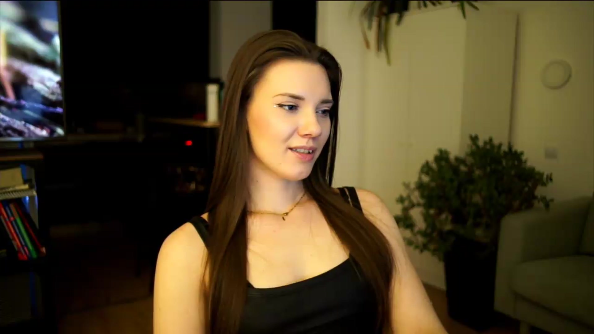 Gallery image thumbnail from AppleofYourEye's myfreecams stream on, 07/09/2026, 23:13 image 14 of 20