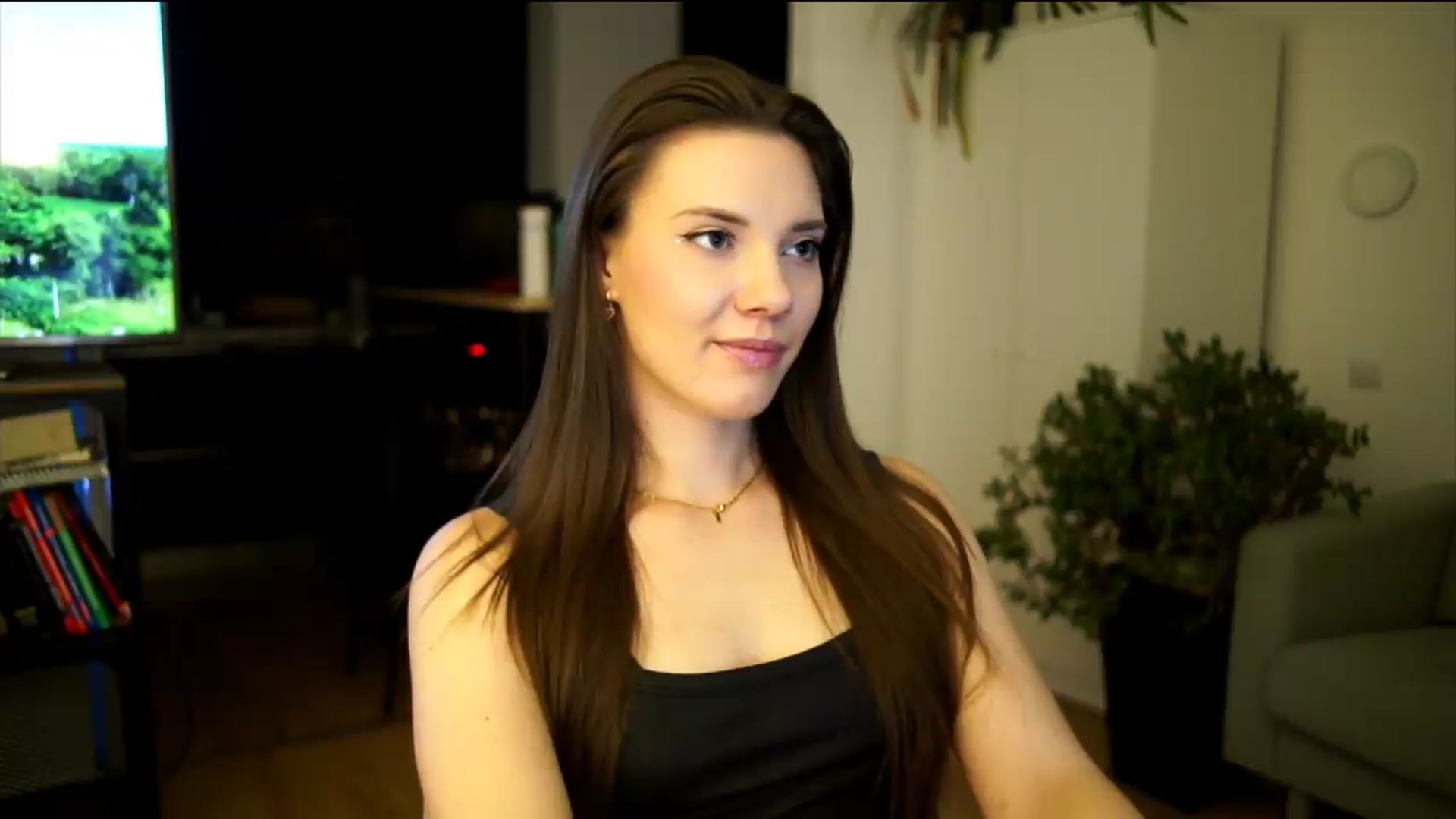 Gallery image thumbnail from AppleofYourEye's myfreecams stream on, 07/09/2026, 23:13 image 13 of 20
