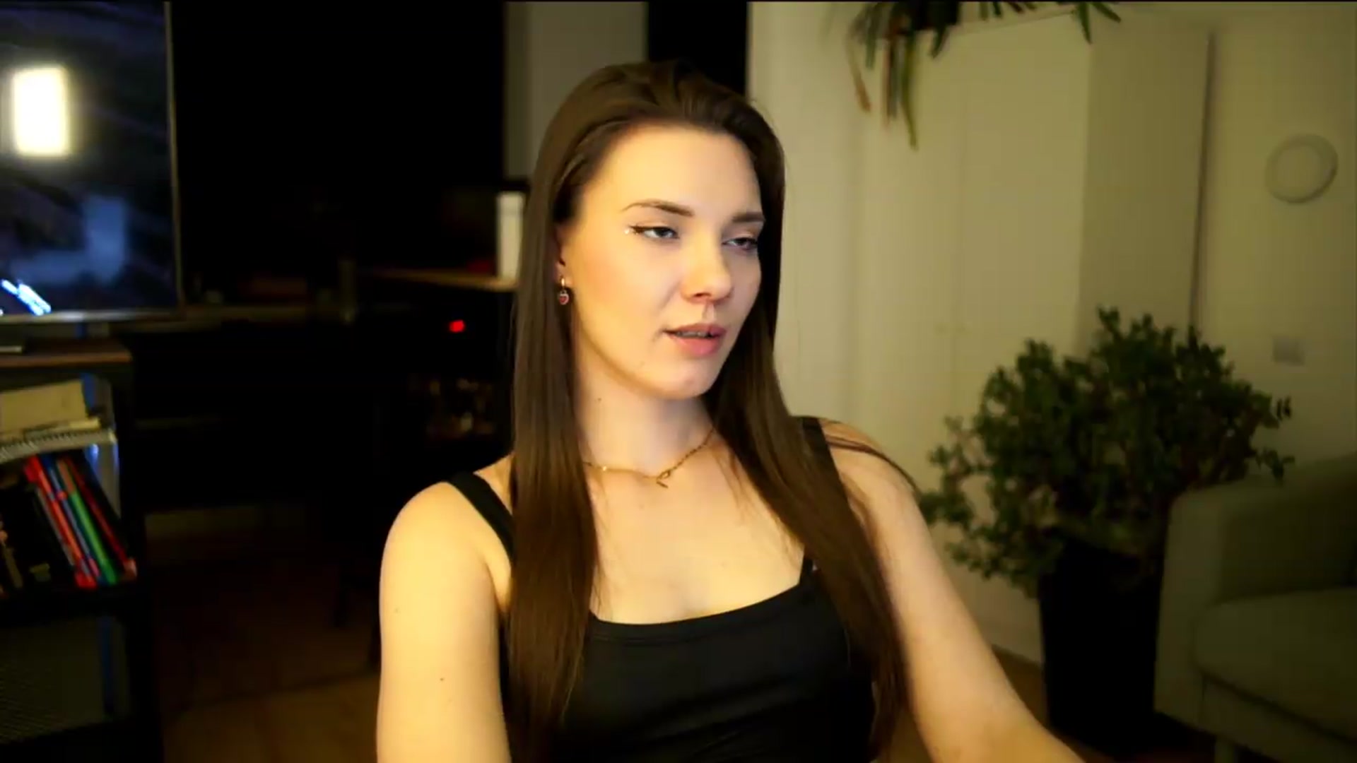 Gallery image thumbnail from AppleofYourEye's myfreecams stream on, 07/09/2026, 23:13 image 12 of 20