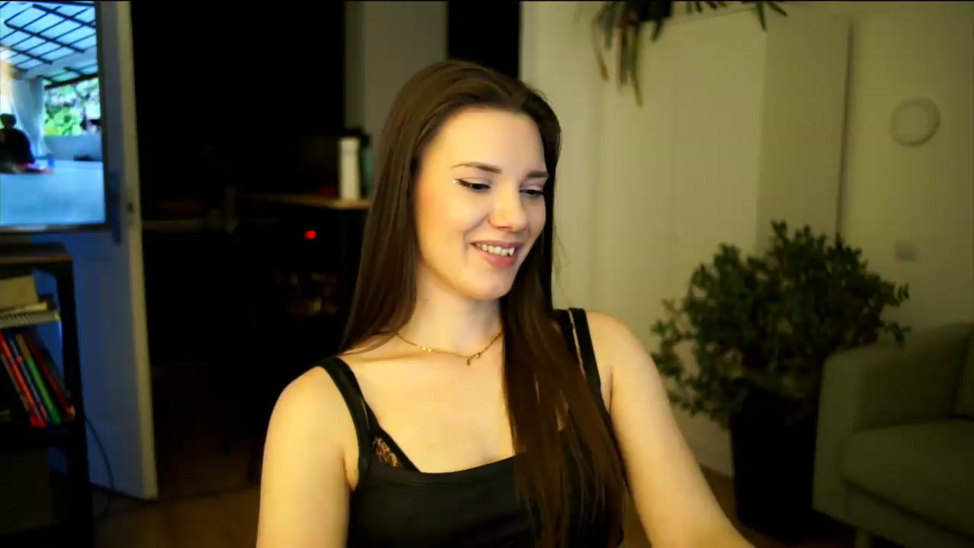 Gallery image thumbnail from AppleofYourEye's myfreecams stream on, 07/09/2026, 23:13 image 19 of 20