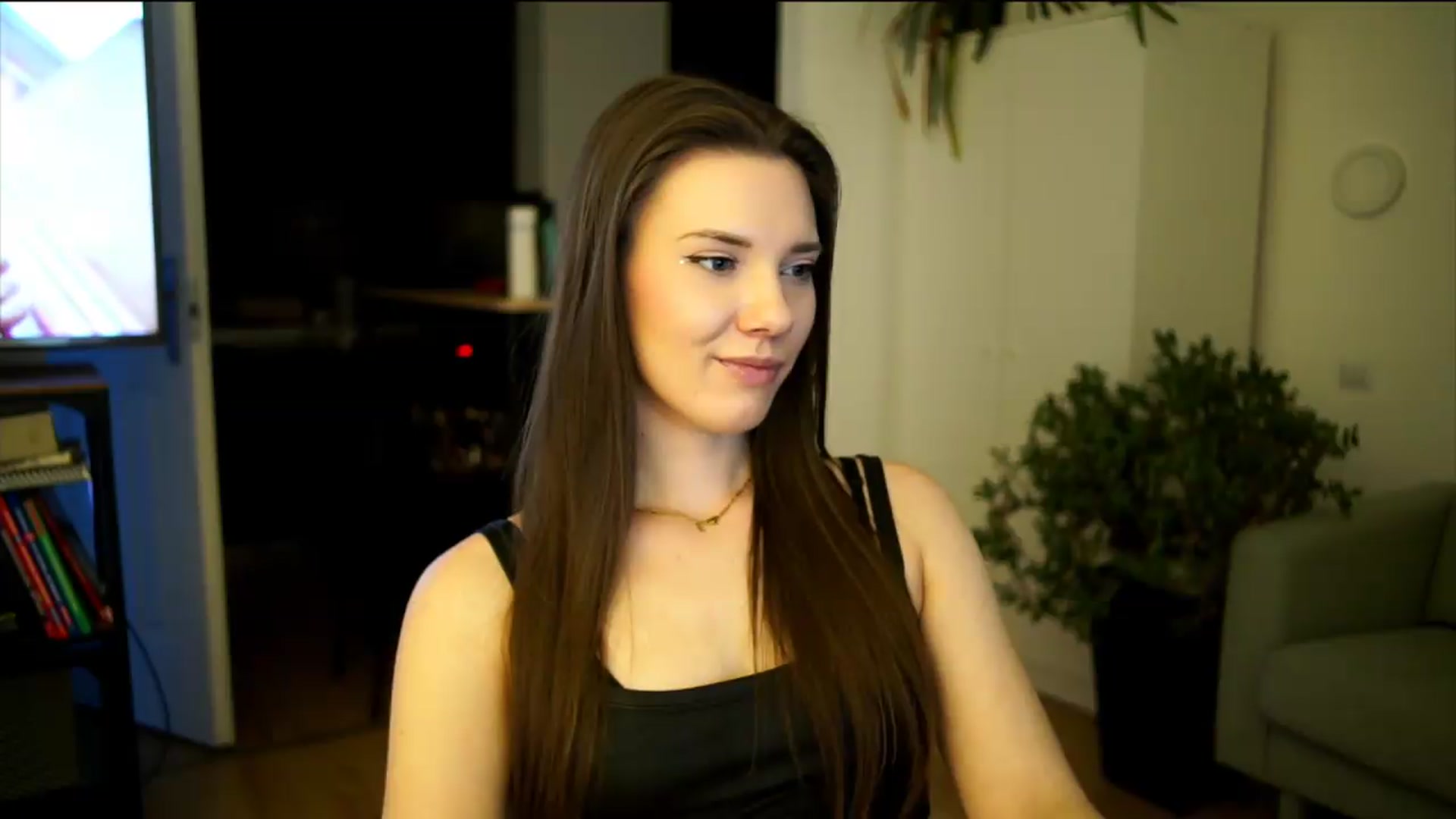 Gallery image thumbnail from AppleofYourEye's myfreecams stream on, 07/09/2026, 23:13 image 18 of 20