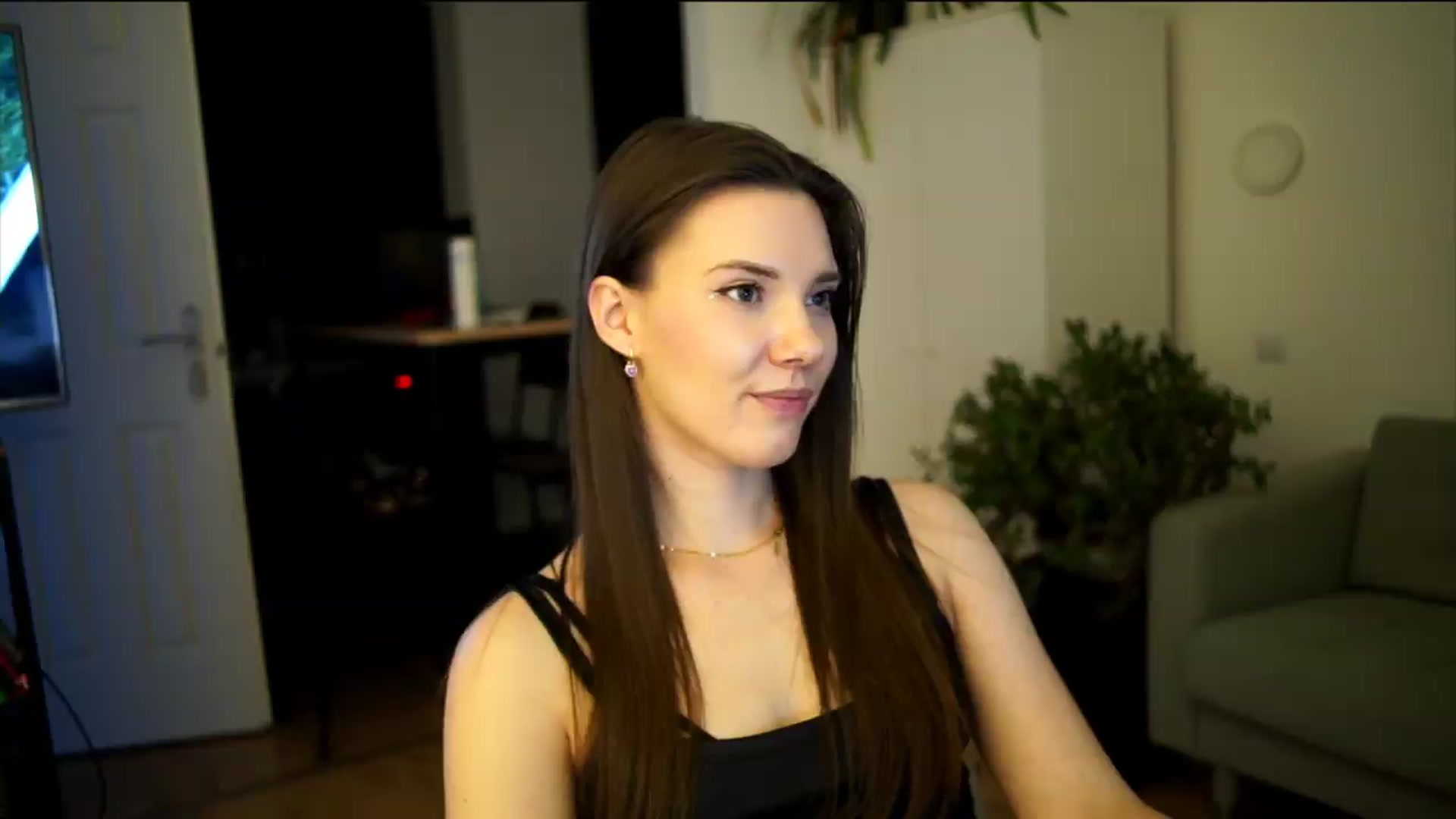 Gallery image thumbnail from AppleofYourEye's myfreecams stream on, 07/10/2026, 02:15 image 11 of 20