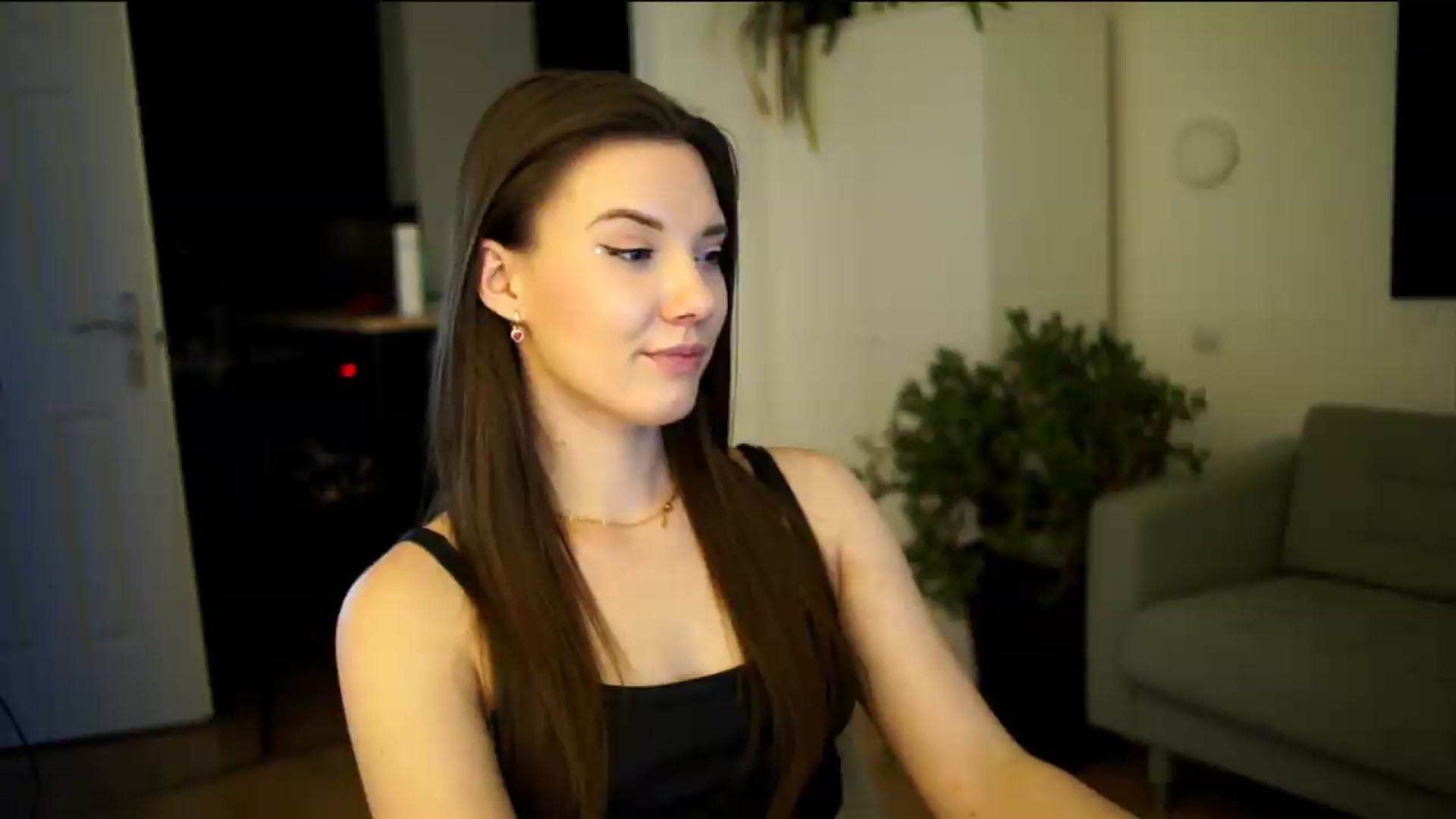 Gallery image thumbnail from AppleofYourEye's myfreecams stream on, 07/10/2026, 02:15 image 3 of 20
