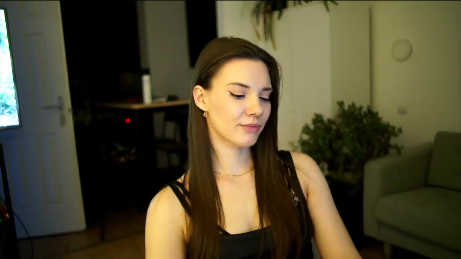 Gallery image thumbnail from AppleofYourEye's myfreecams stream on, 07/10/2026, 02:15 image 13 of 20