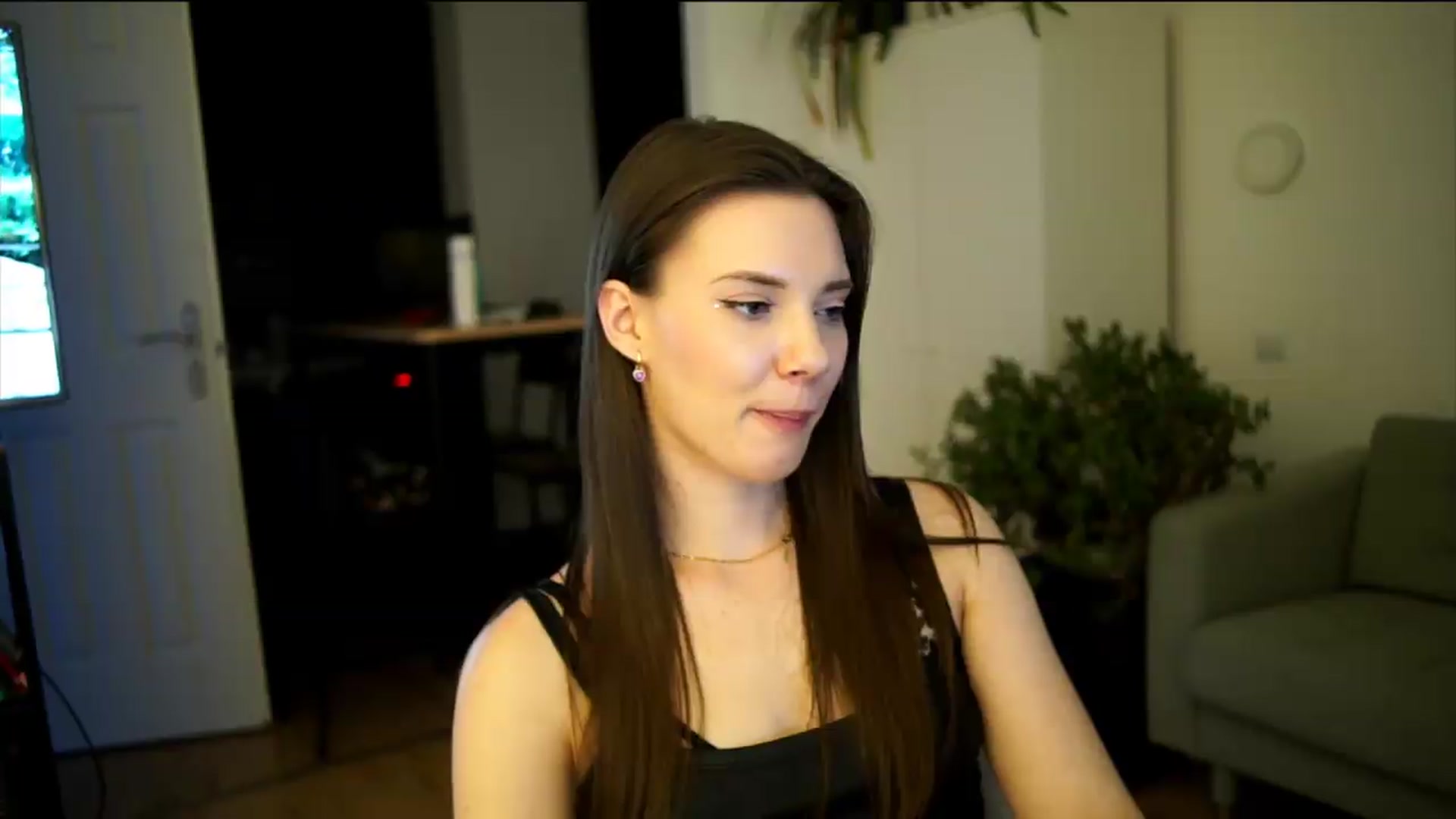 Gallery image thumbnail from AppleofYourEye's myfreecams stream on, 07/10/2026, 02:15 image 17 of 20