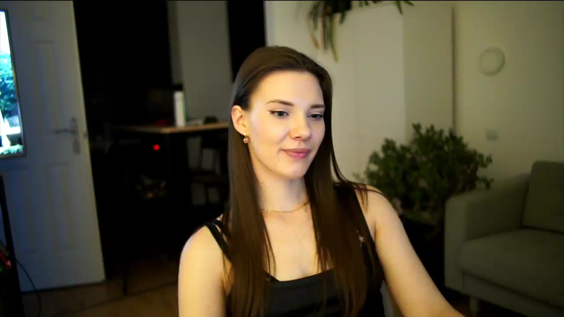 Gallery image thumbnail from AppleofYourEye's myfreecams stream on, 07/10/2026, 02:15 image 16 of 20