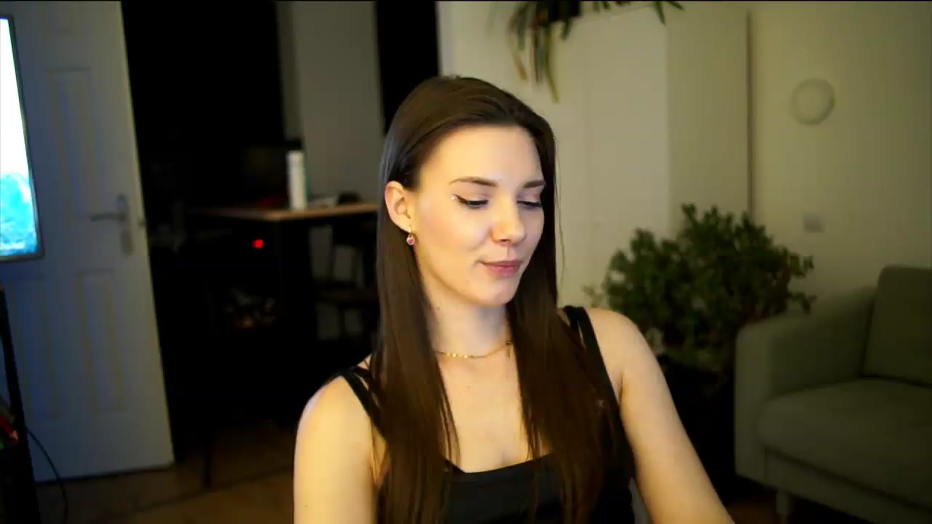 Gallery image thumbnail from AppleofYourEye's myfreecams stream on, 07/10/2026, 02:15 image 15 of 20
