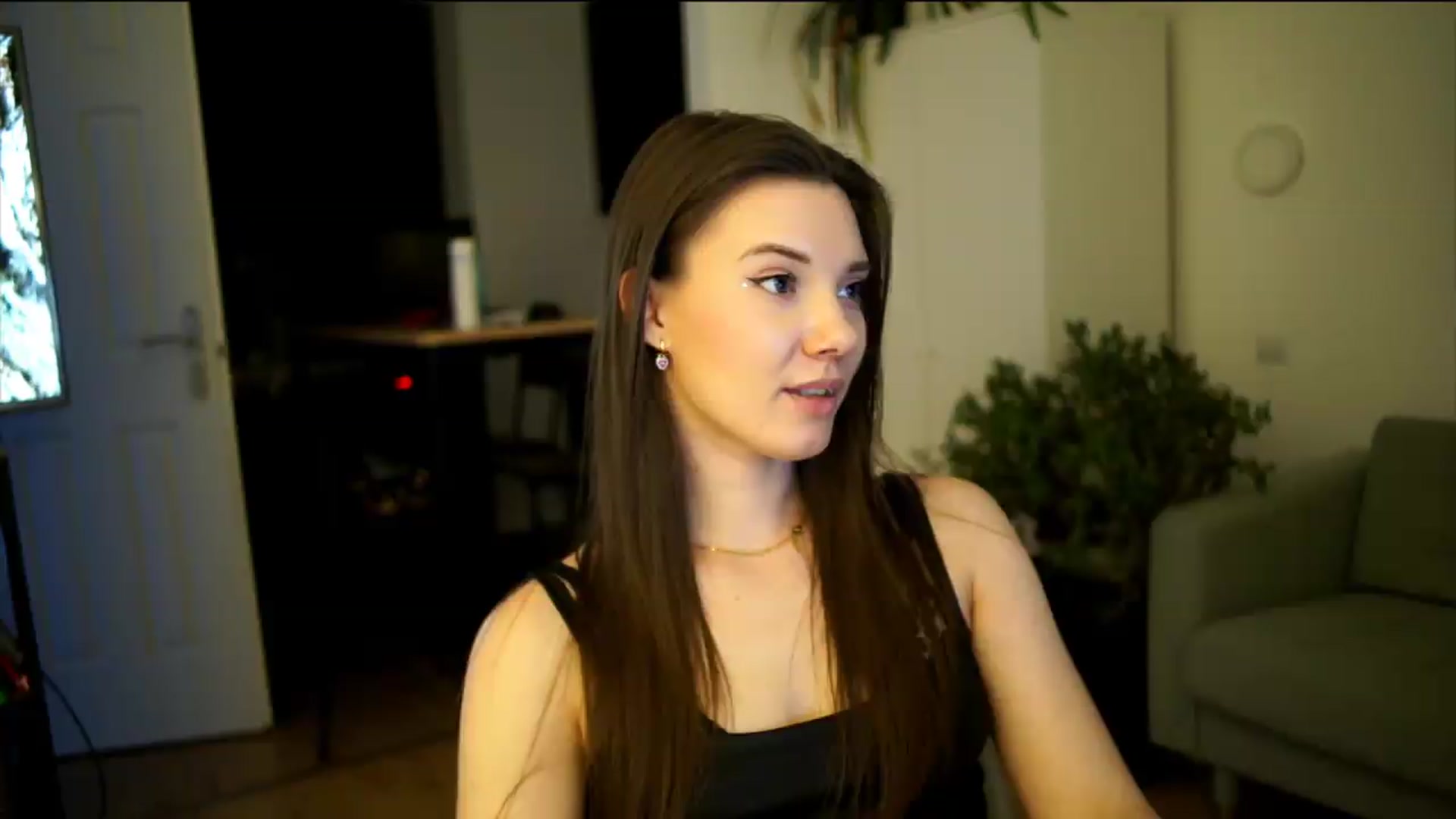 Gallery image thumbnail from AppleofYourEye's myfreecams stream on, 07/10/2026, 02:15 image 9 of 20