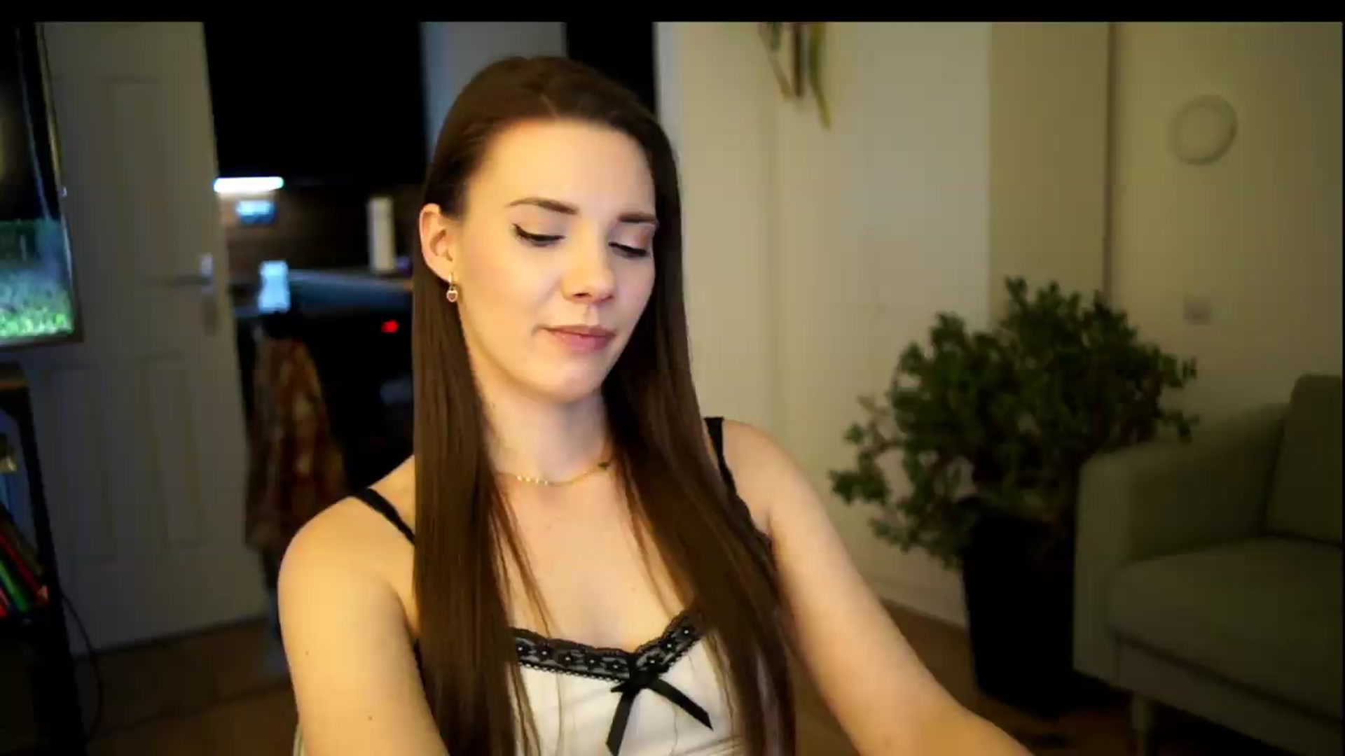 Gallery image thumbnail from AppleofYourEye's myfreecams stream on, 07/10/2026, 23:03 image 7 of 20